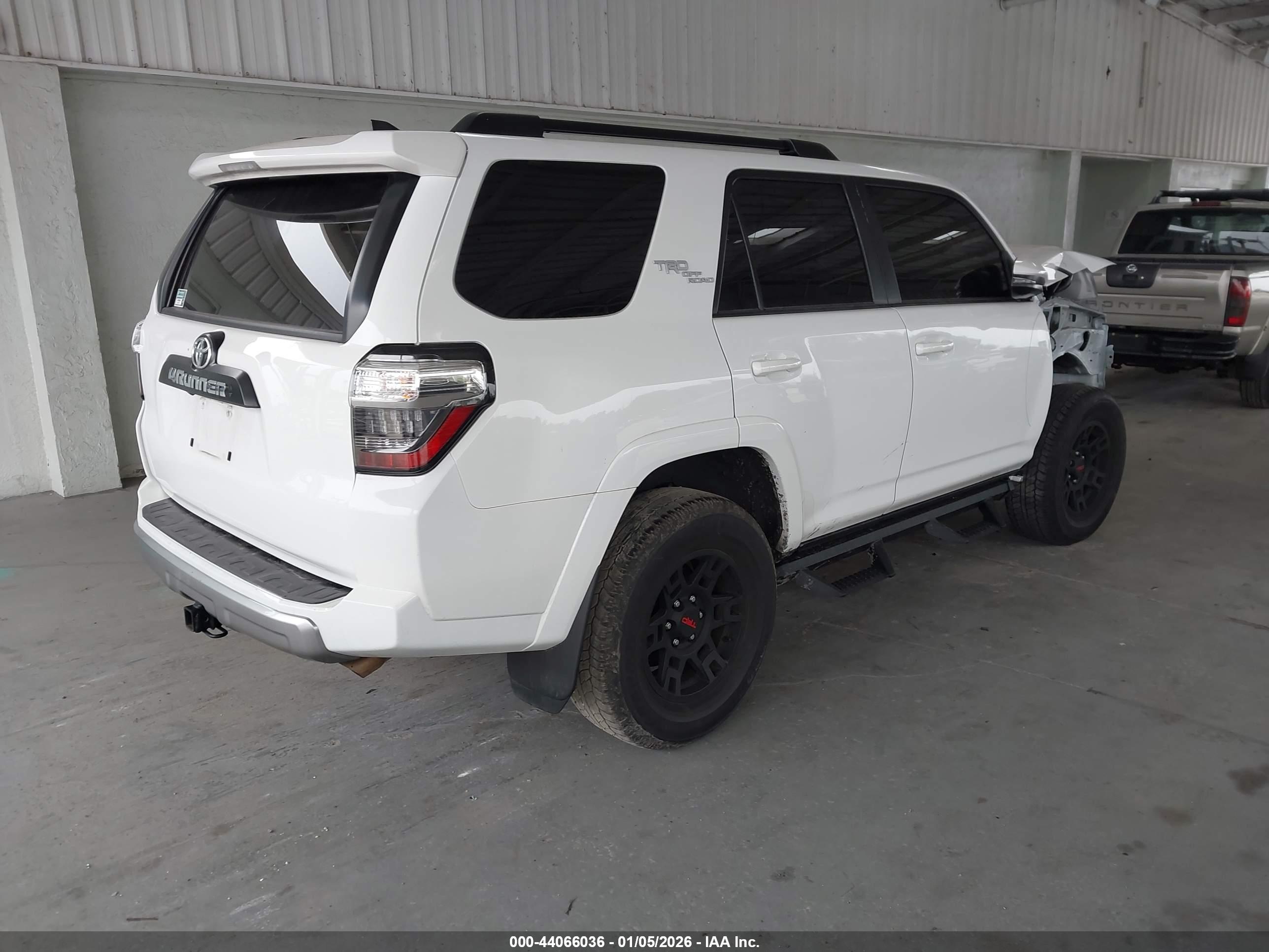TOYOTA 4RUNNER image 4