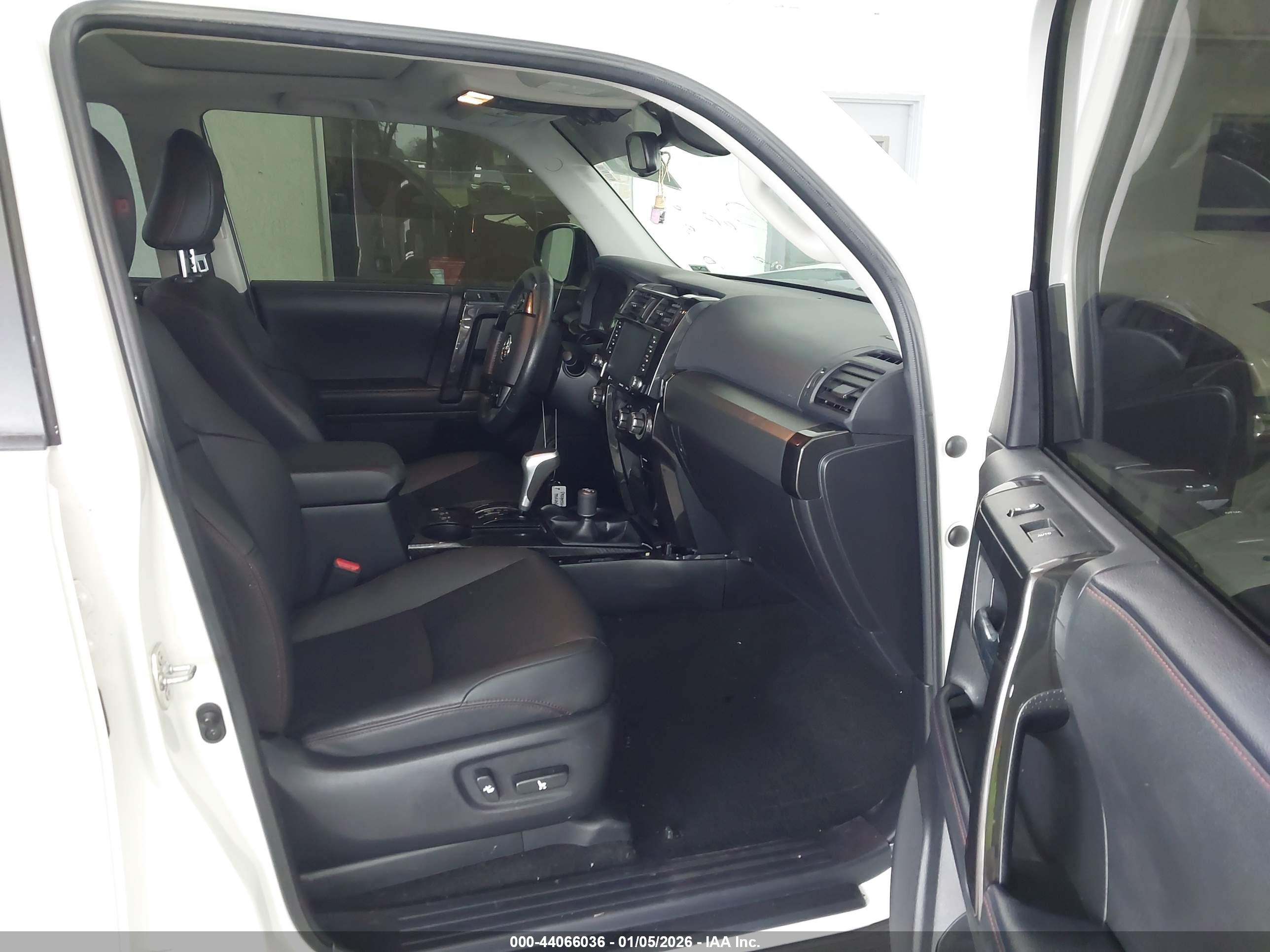 TOYOTA 4RUNNER image 5