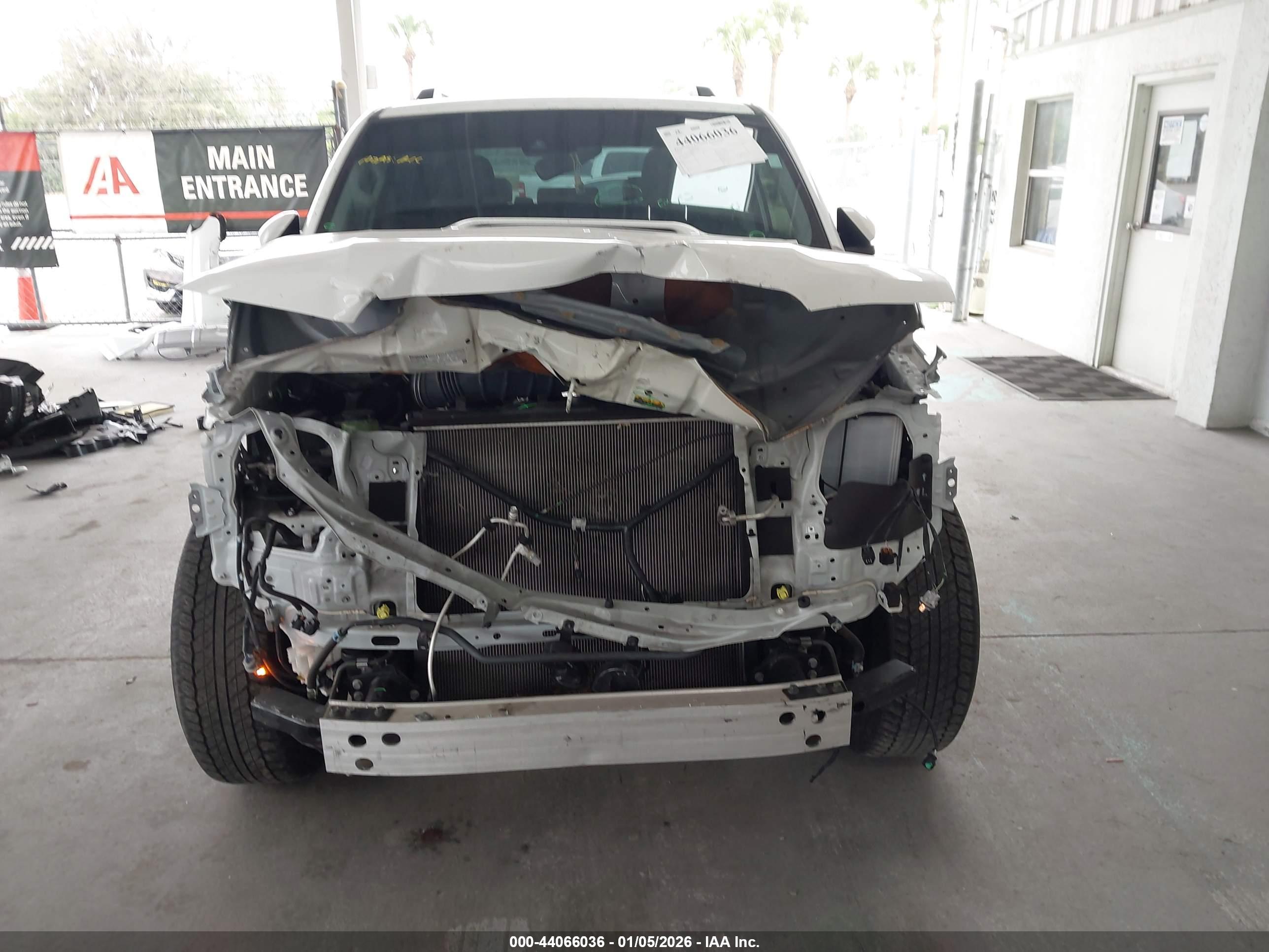 TOYOTA 4RUNNER image 6