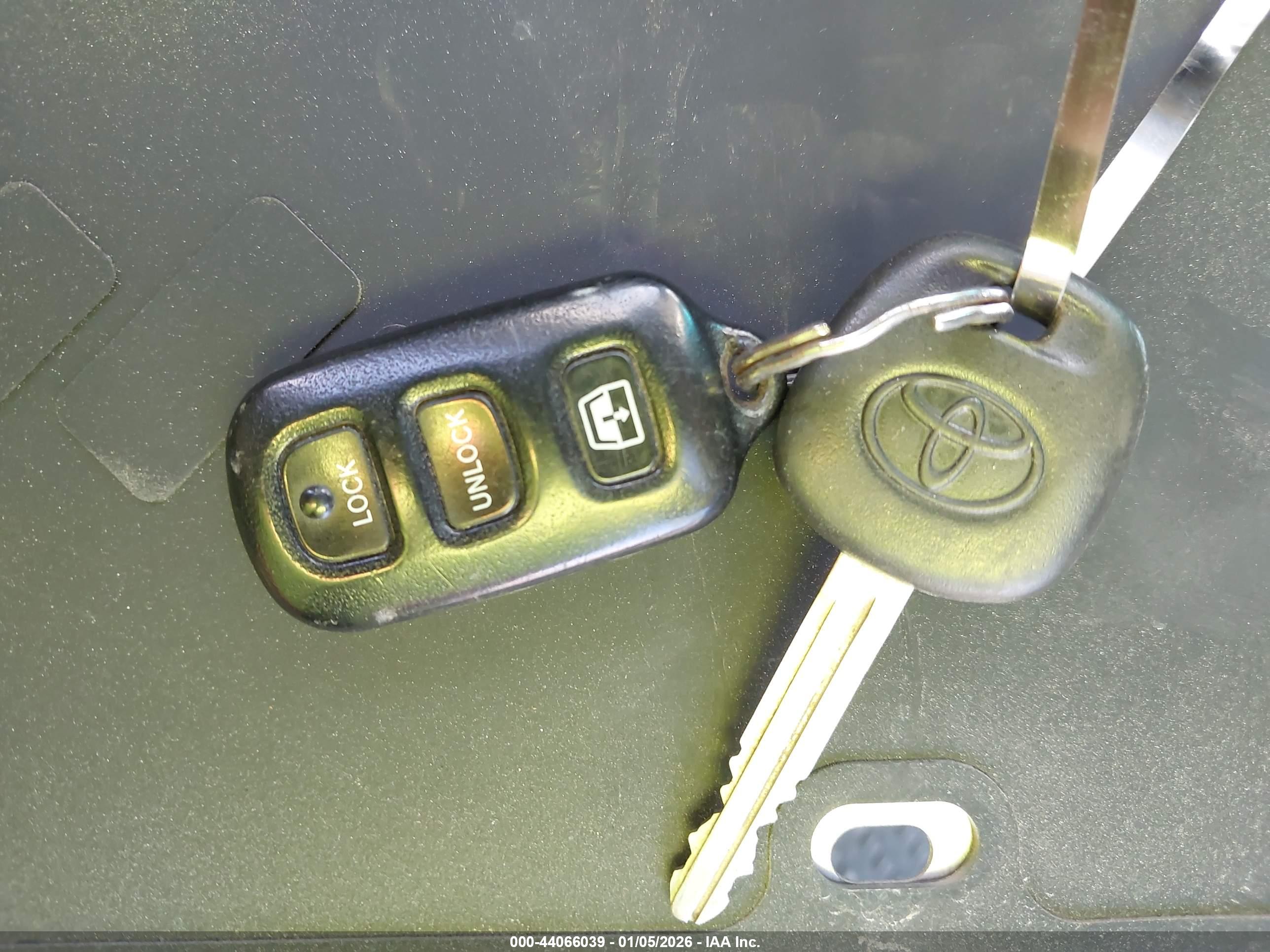 TOYOTA 4RUNNER image 11