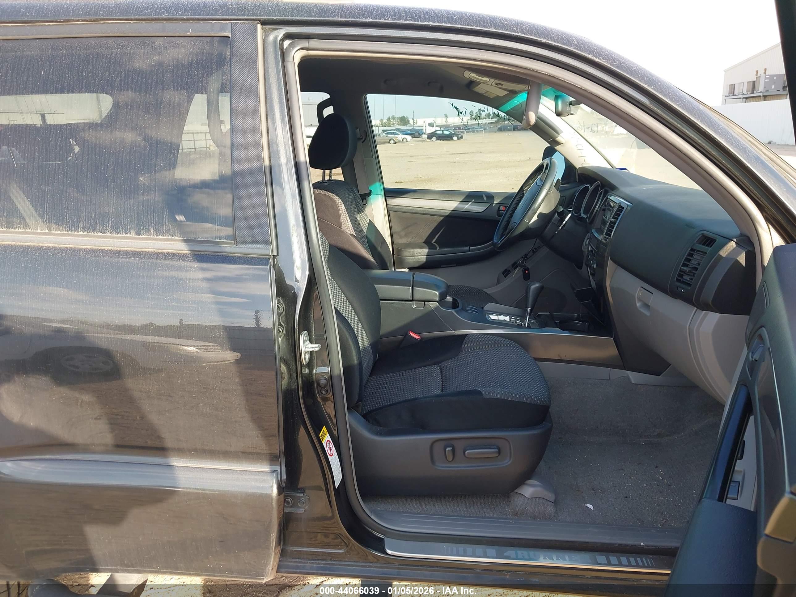 TOYOTA 4RUNNER image 5