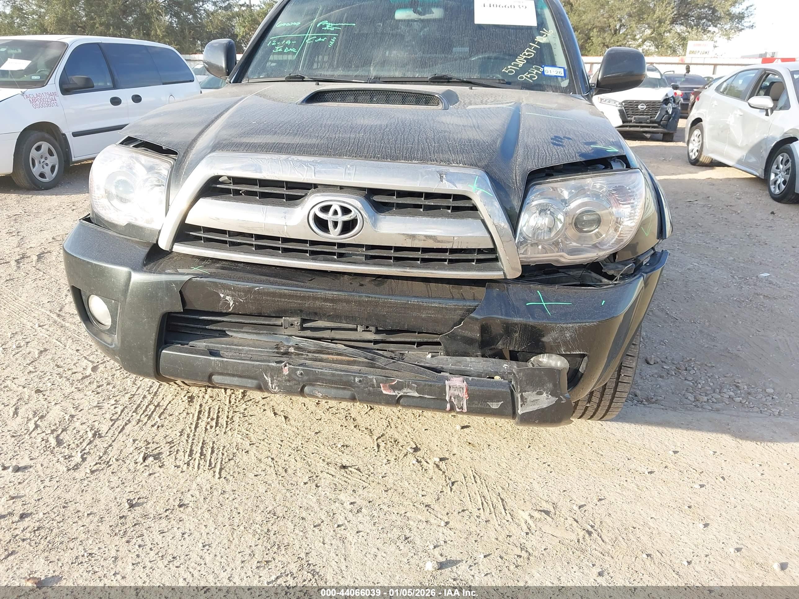 TOYOTA 4RUNNER image 6