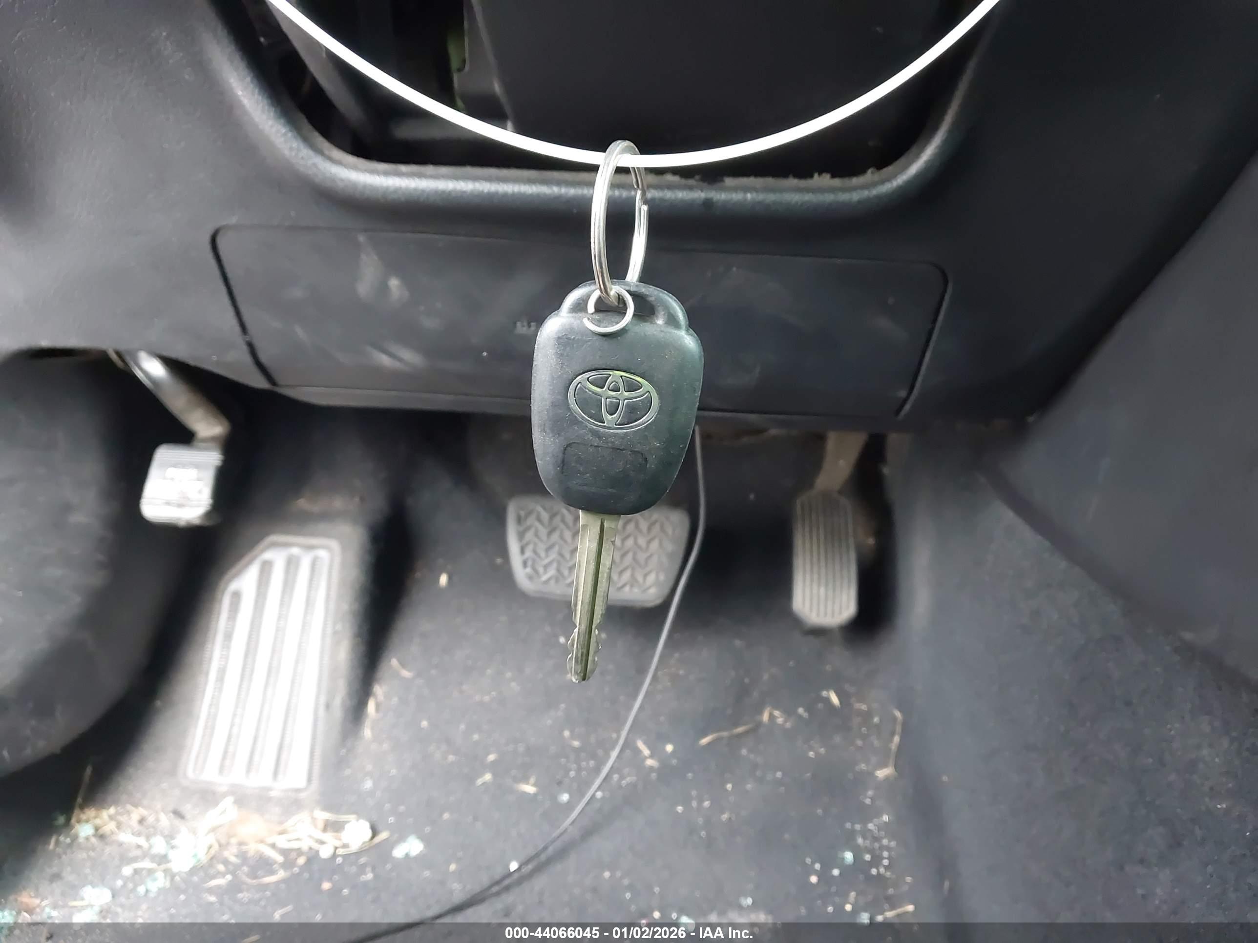 TOYOTA CAMRY image 11