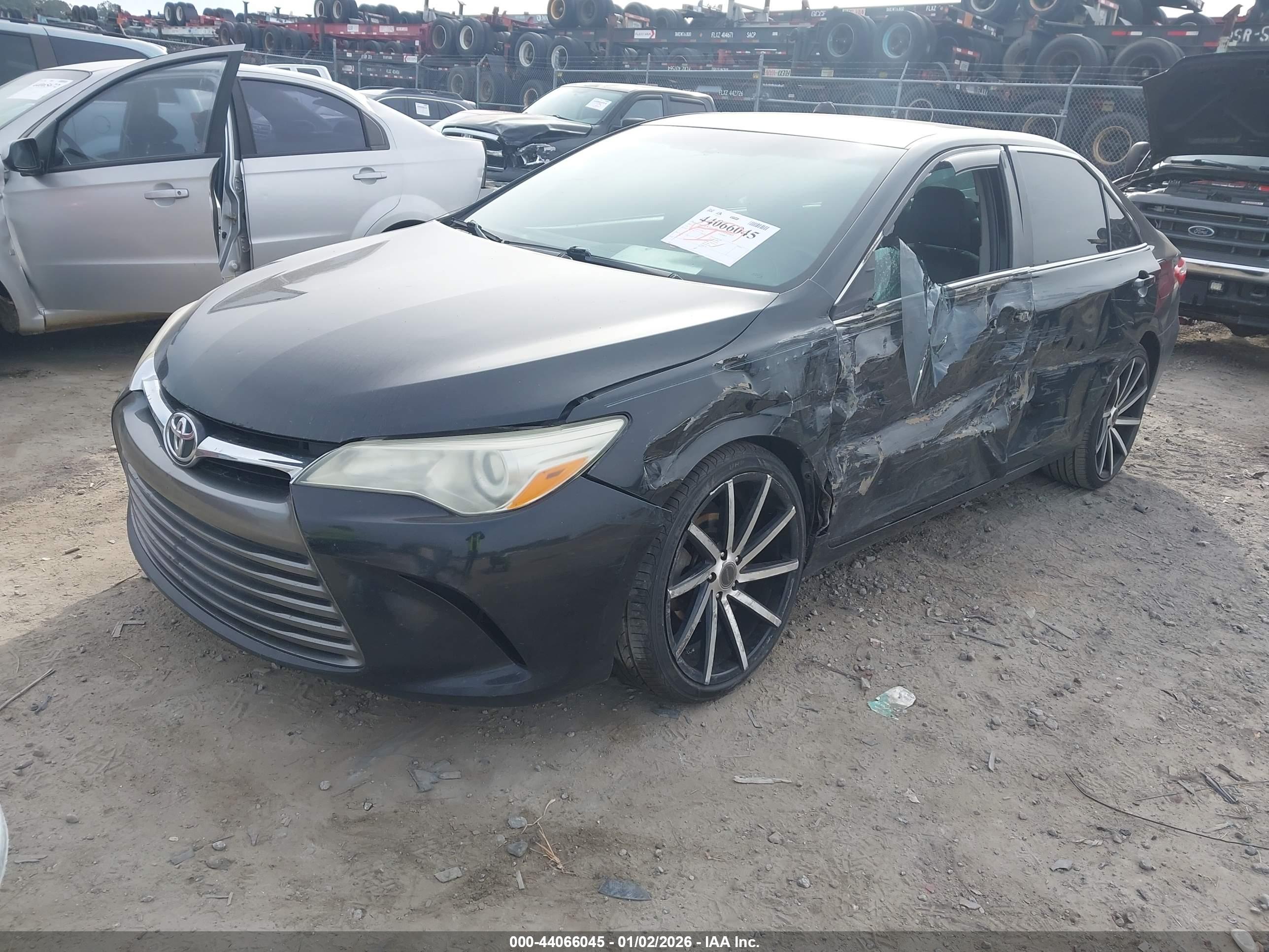 TOYOTA CAMRY image 2
