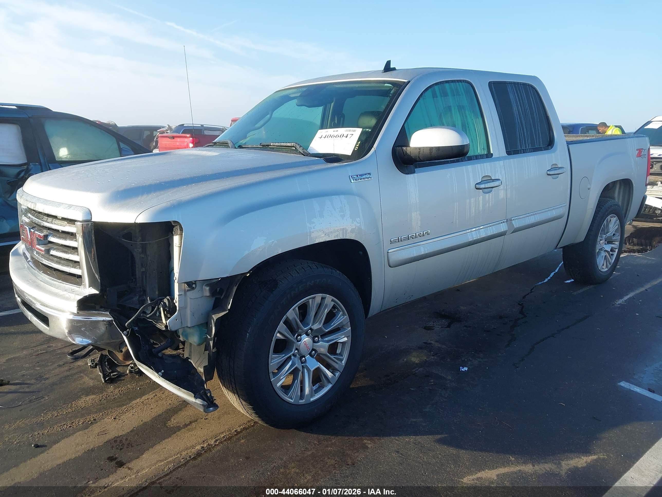 GMC SIERRA image 2