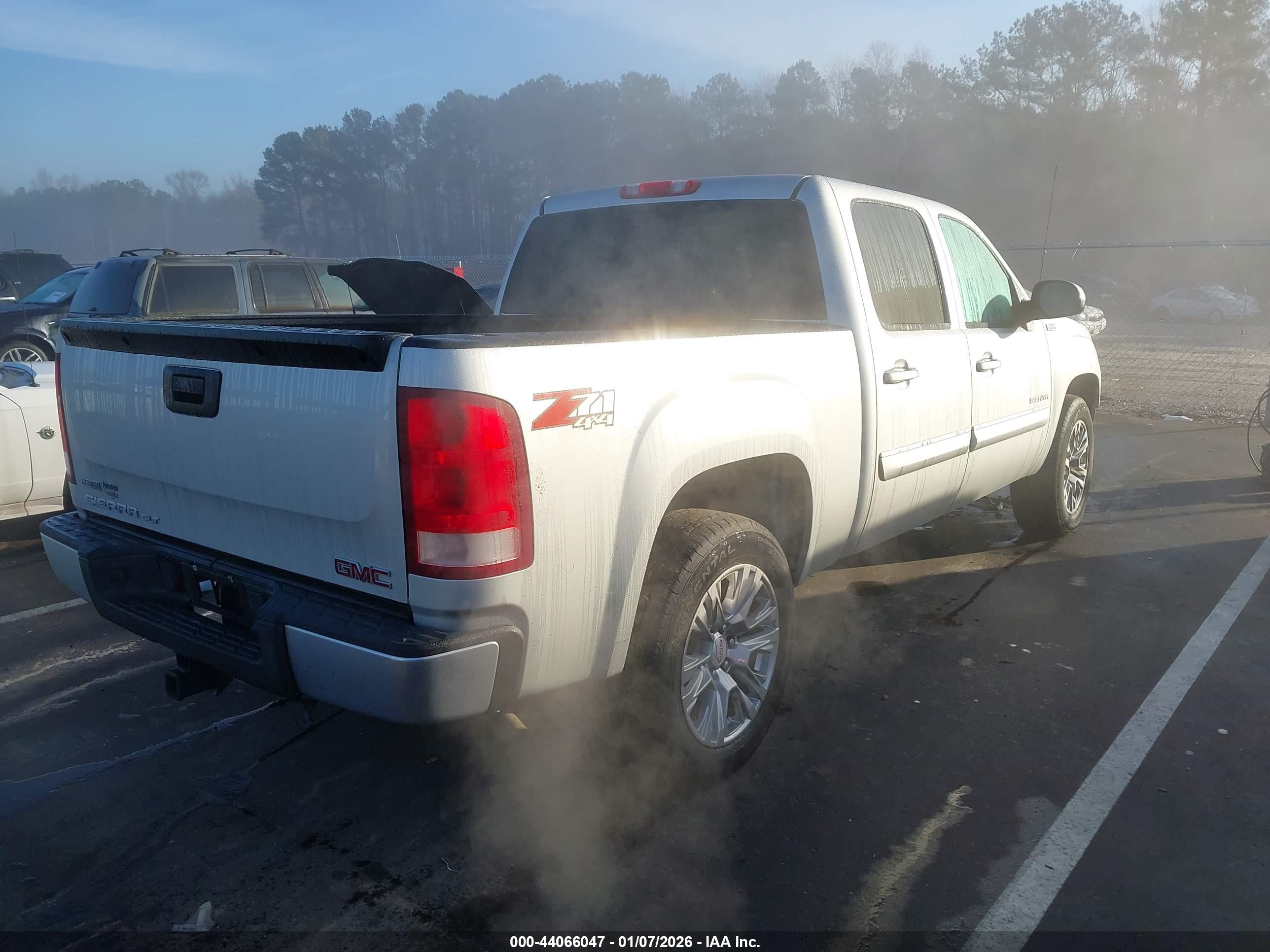 GMC SIERRA image 4