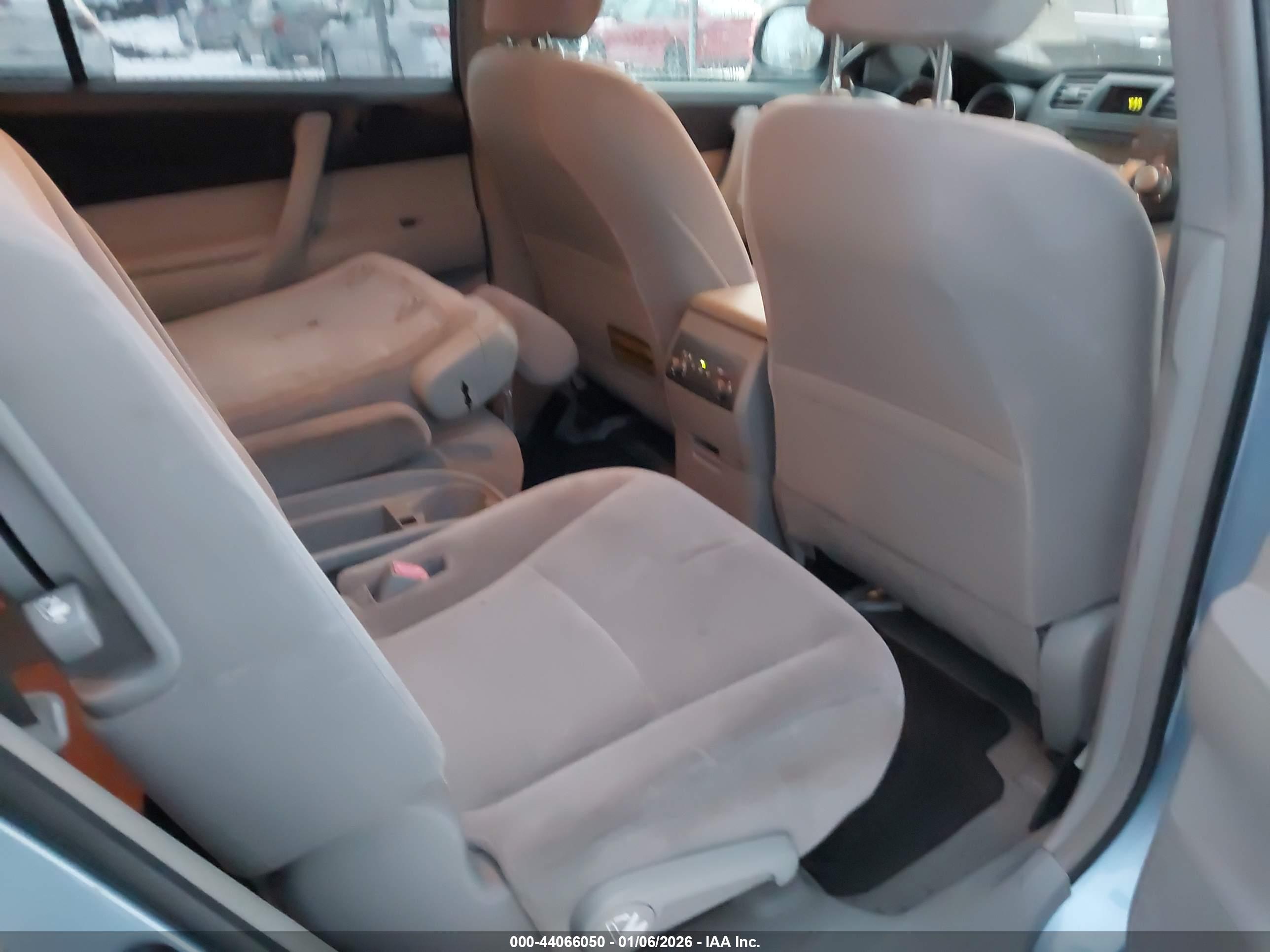 TOYOTA HIGHLANDER image 8