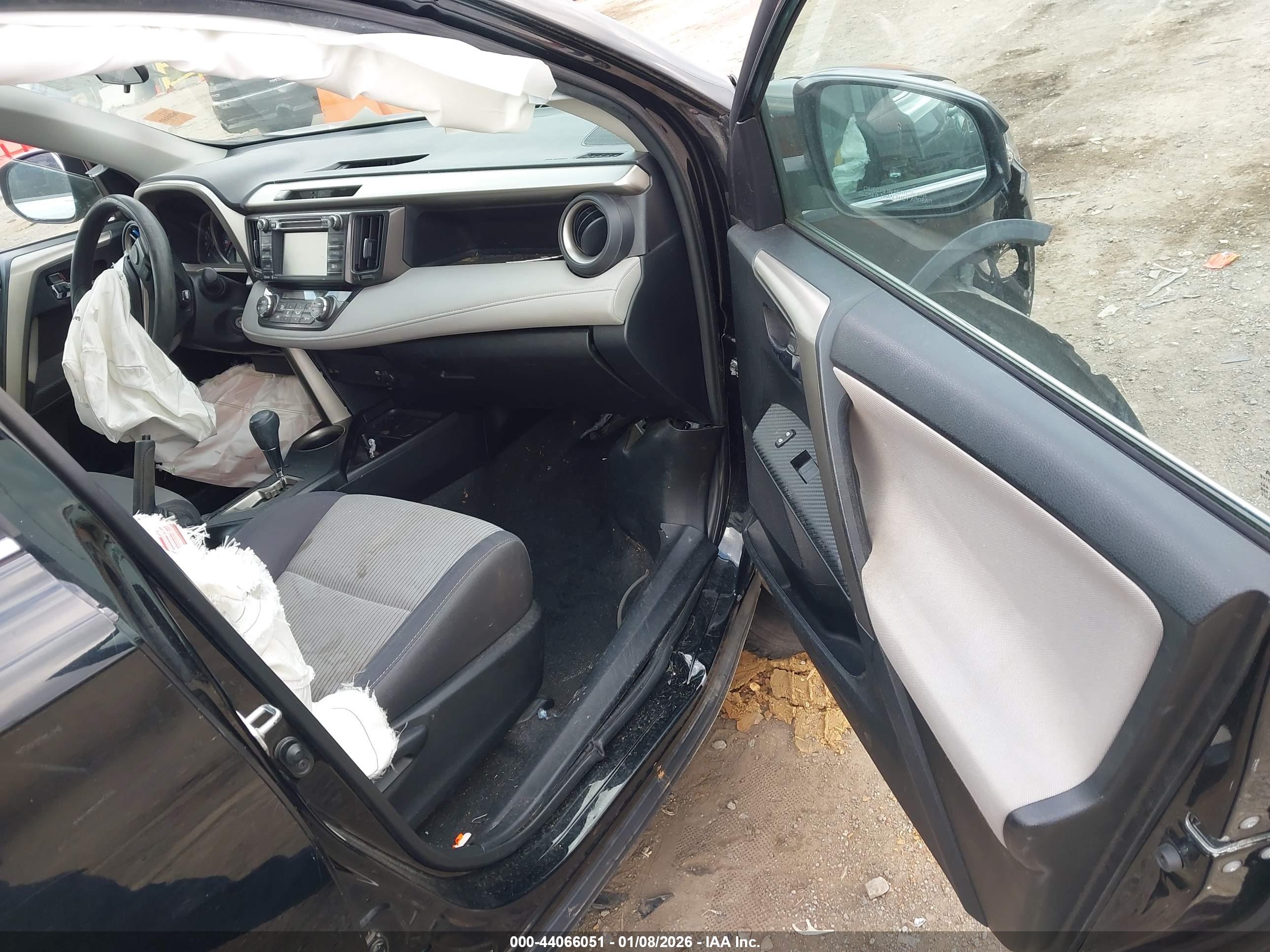 TOYOTA RAV4 image 5