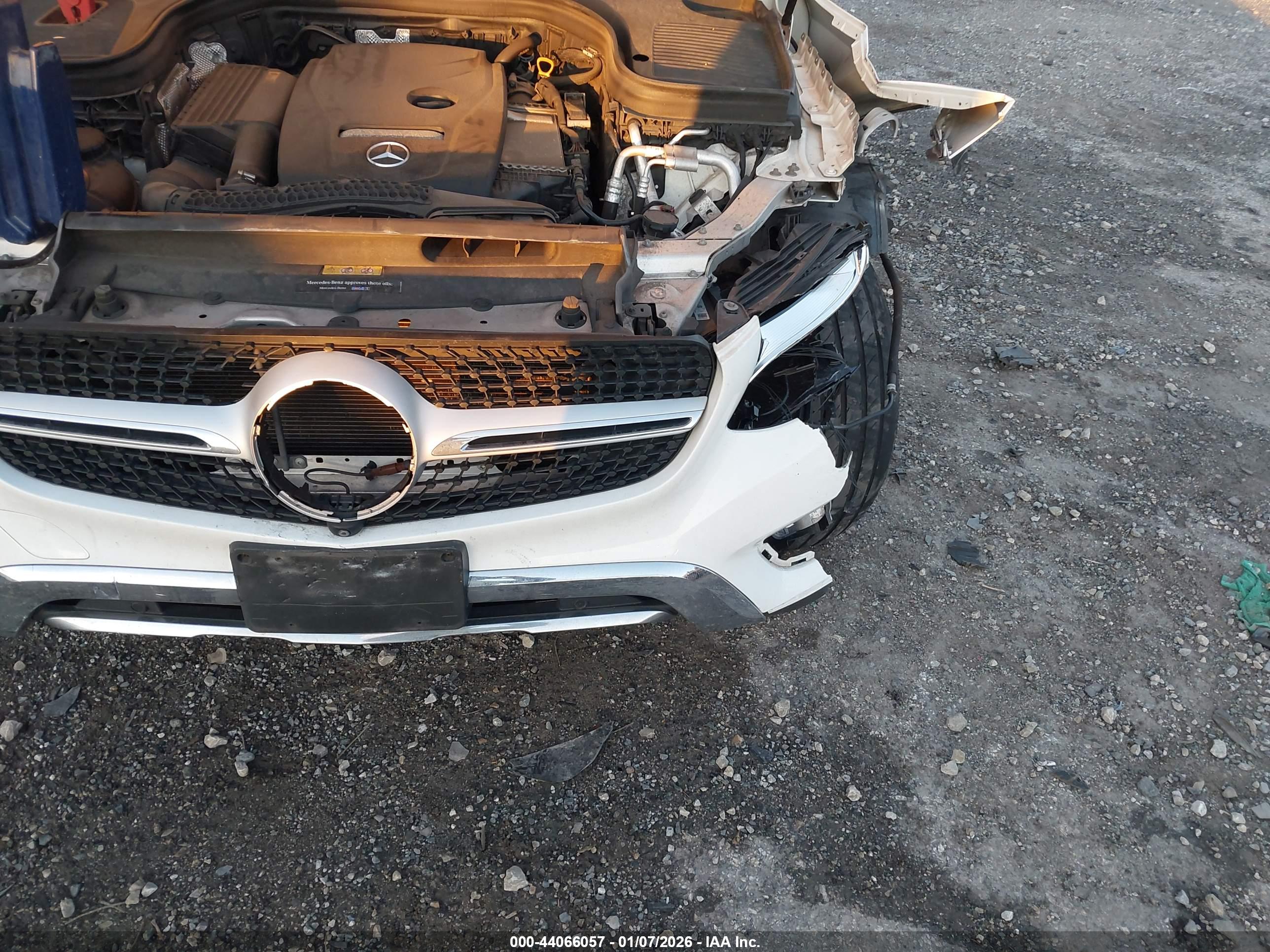 MERCEDES-BENZ GLC image 6