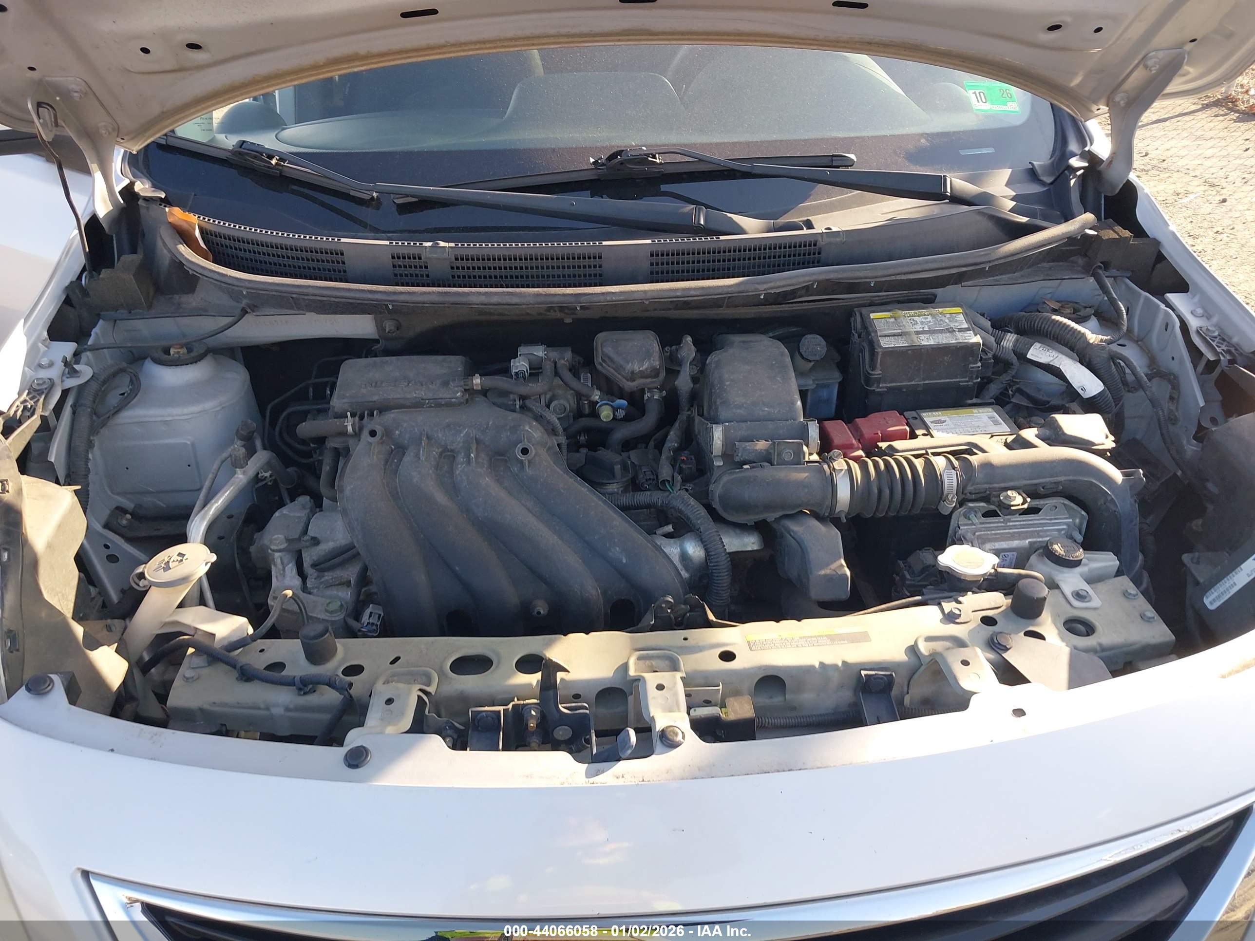 NISSAN VERSA image 10