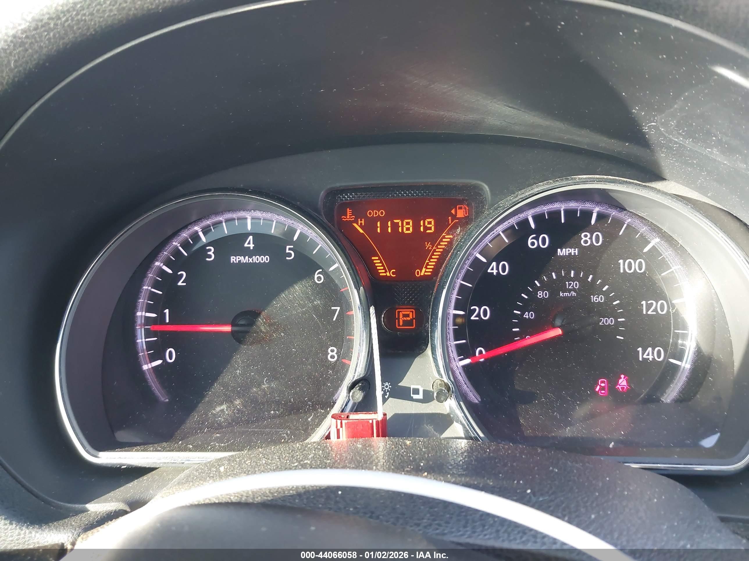 NISSAN VERSA image 7