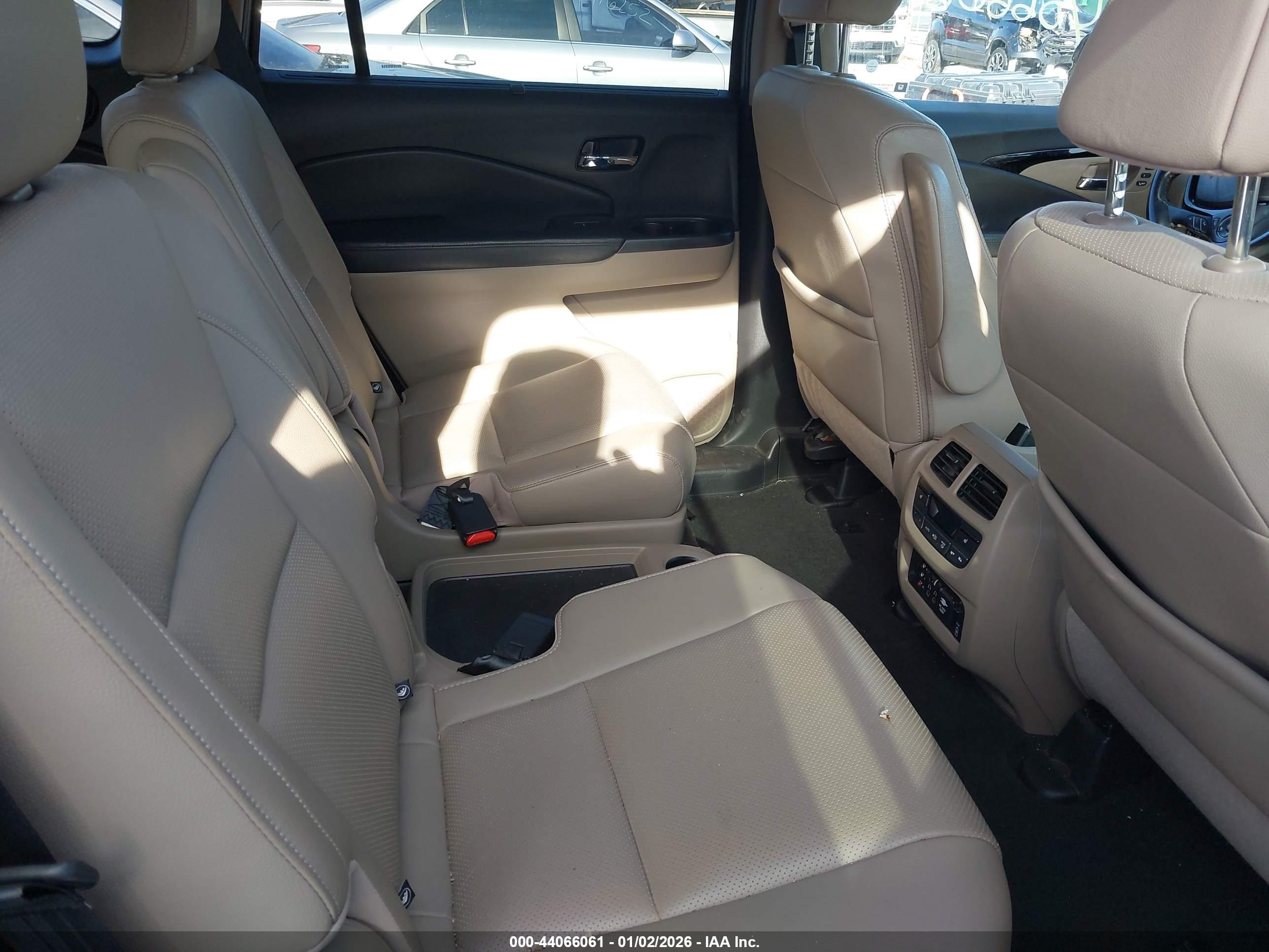 HONDA PILOT image 8