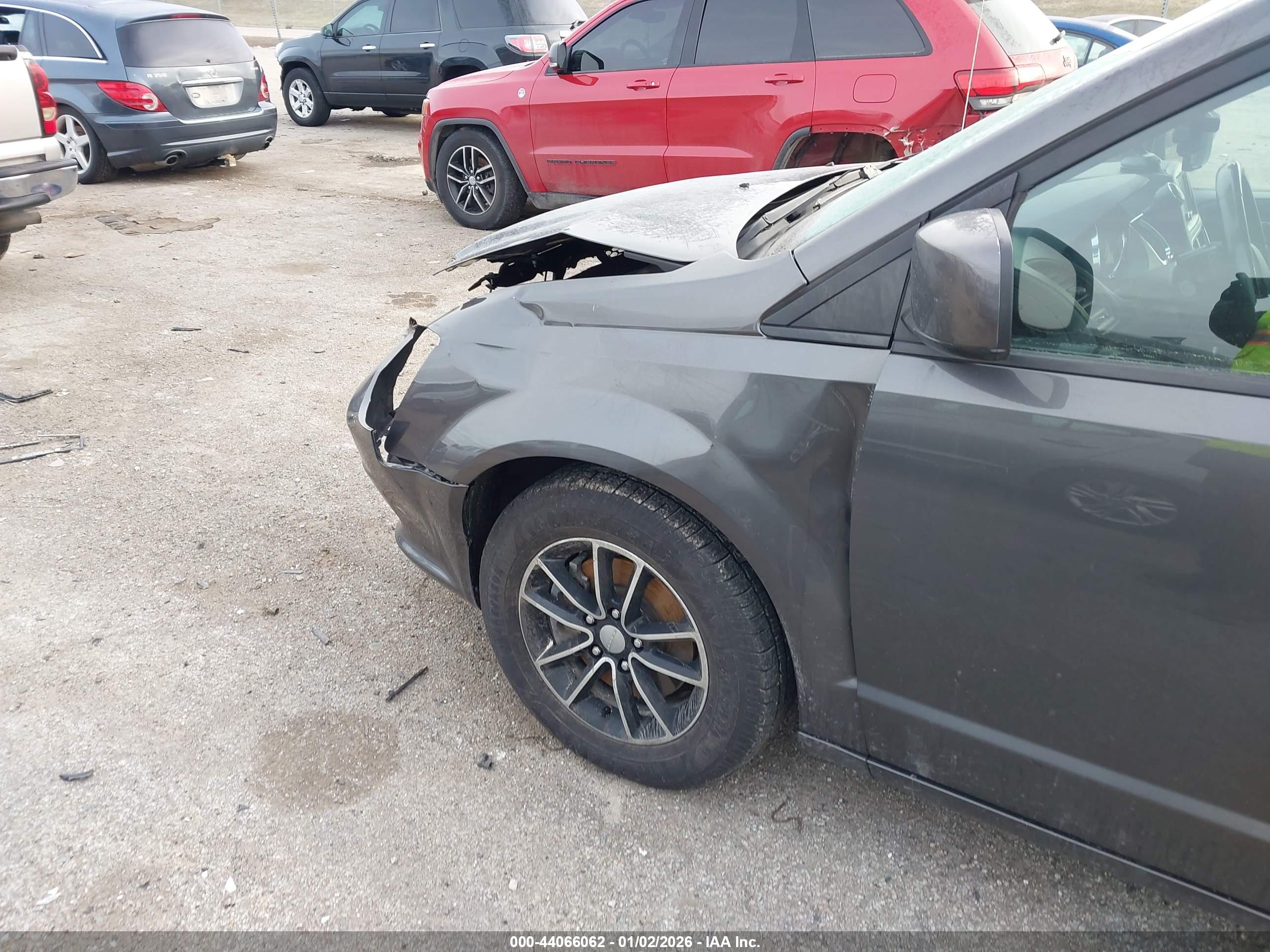 DODGE GRAND image 6