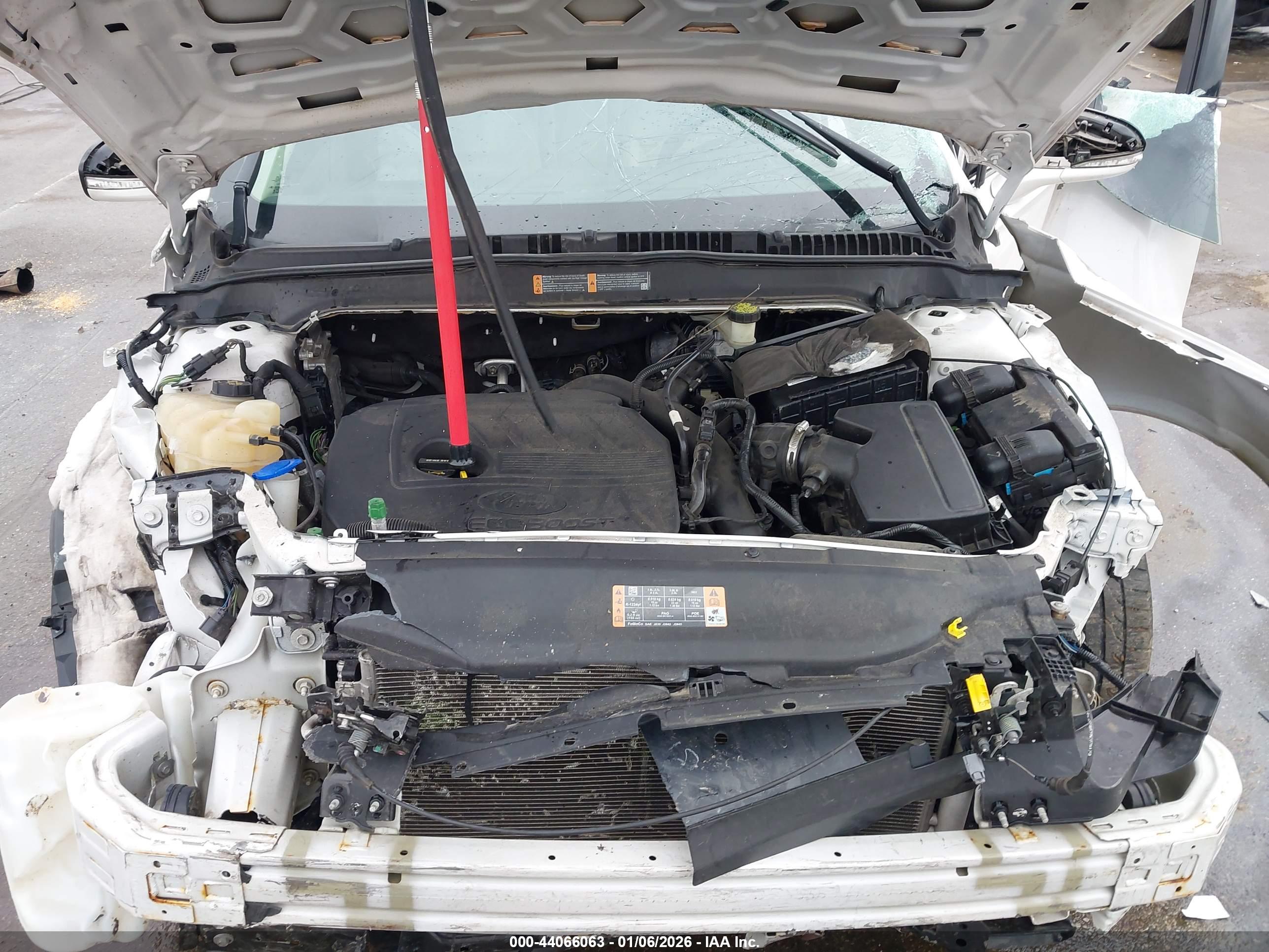 FORD FUSION image 10