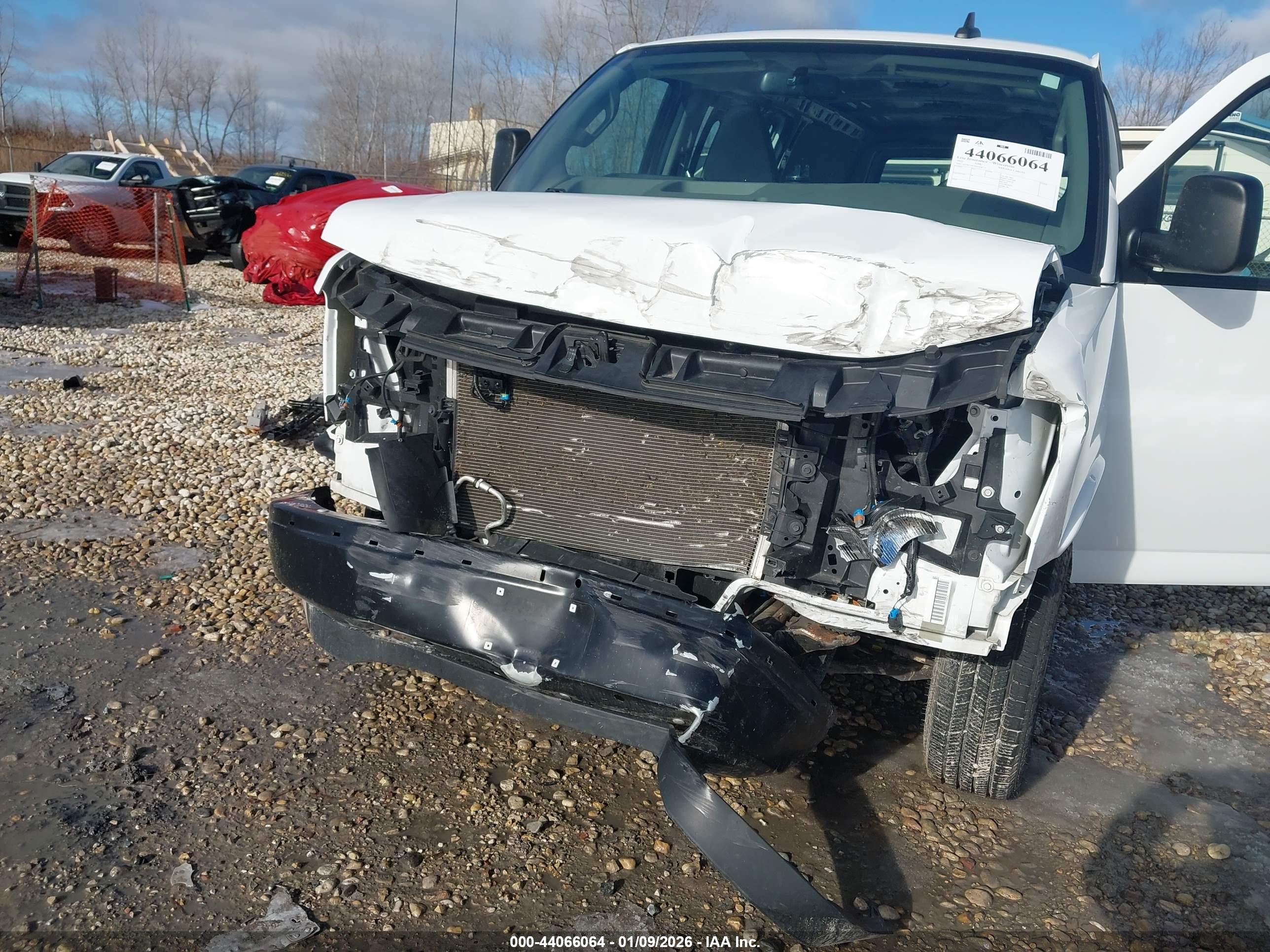 GMC SAVANA image 6