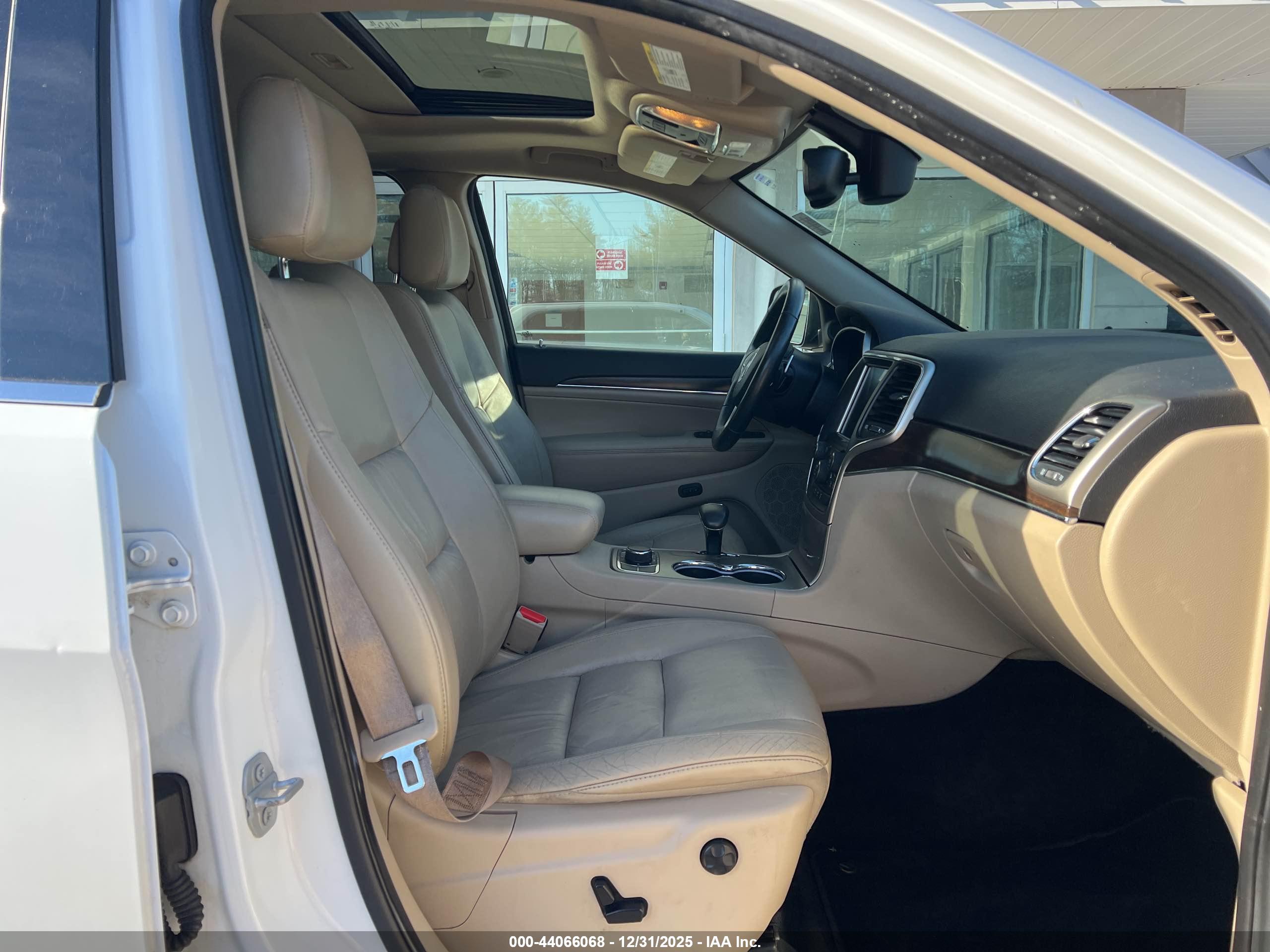 JEEP GRAND image 5