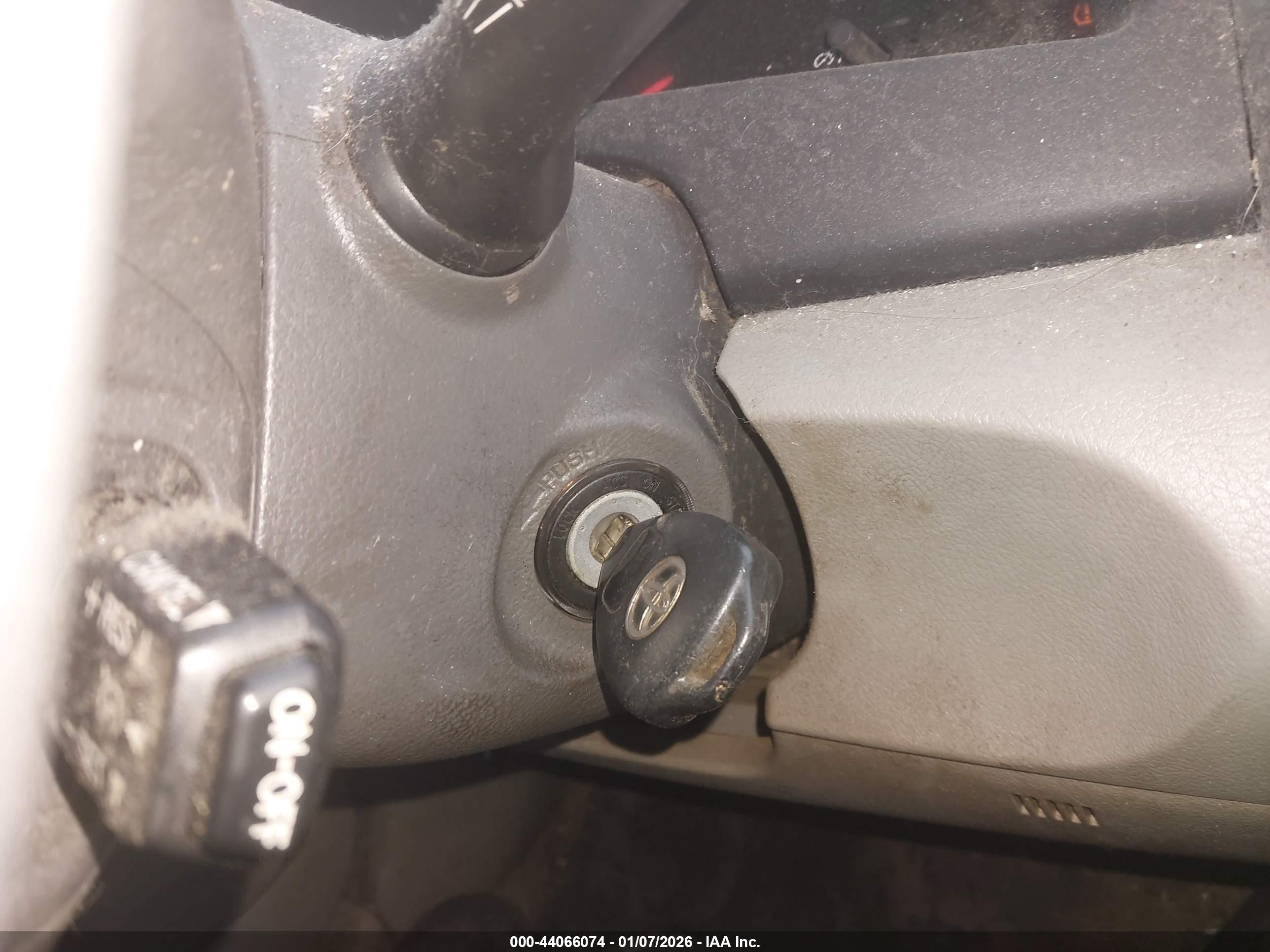 TOYOTA CAMRY image 11