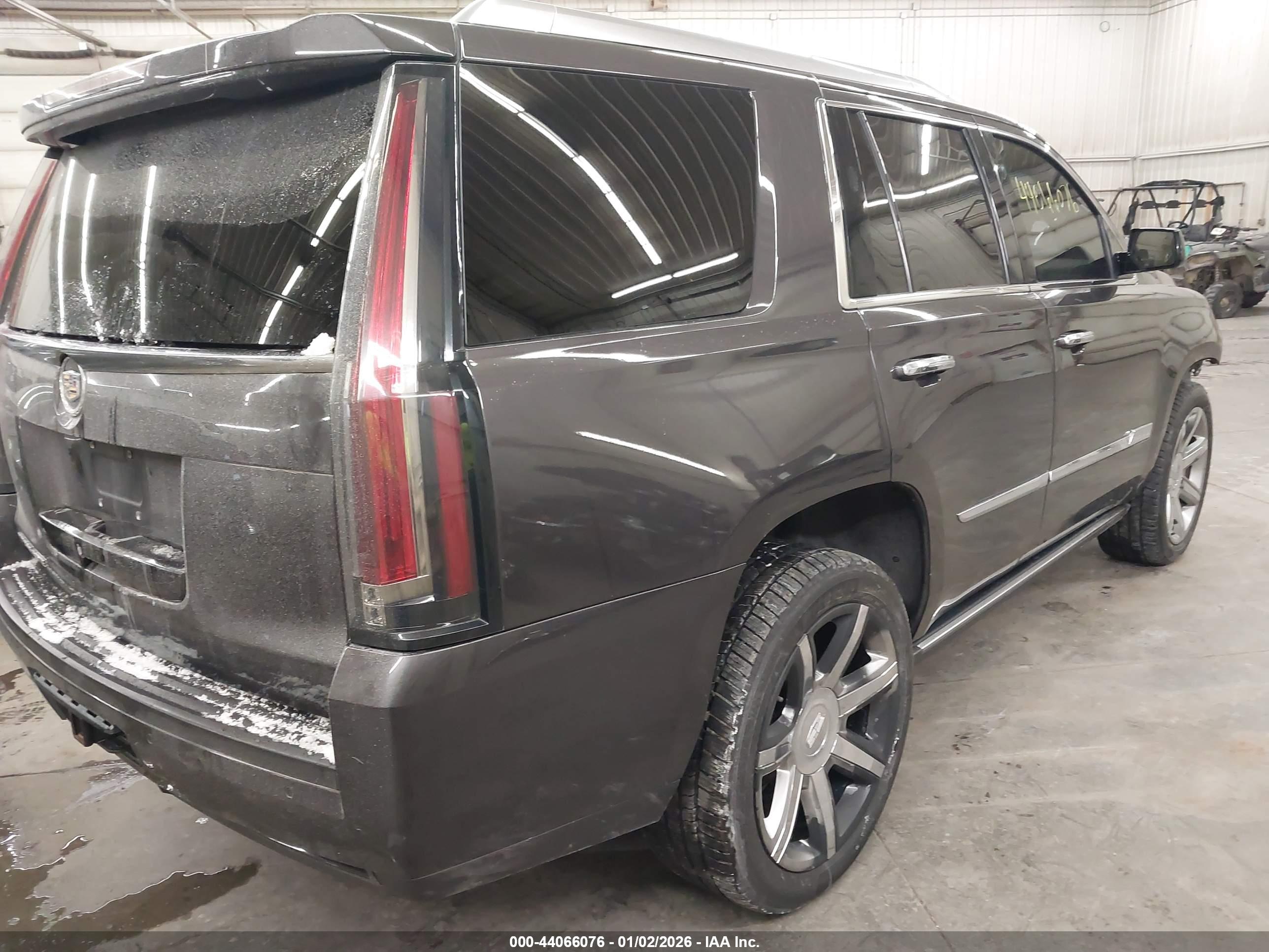 CADILLAC ESCALADE image 4