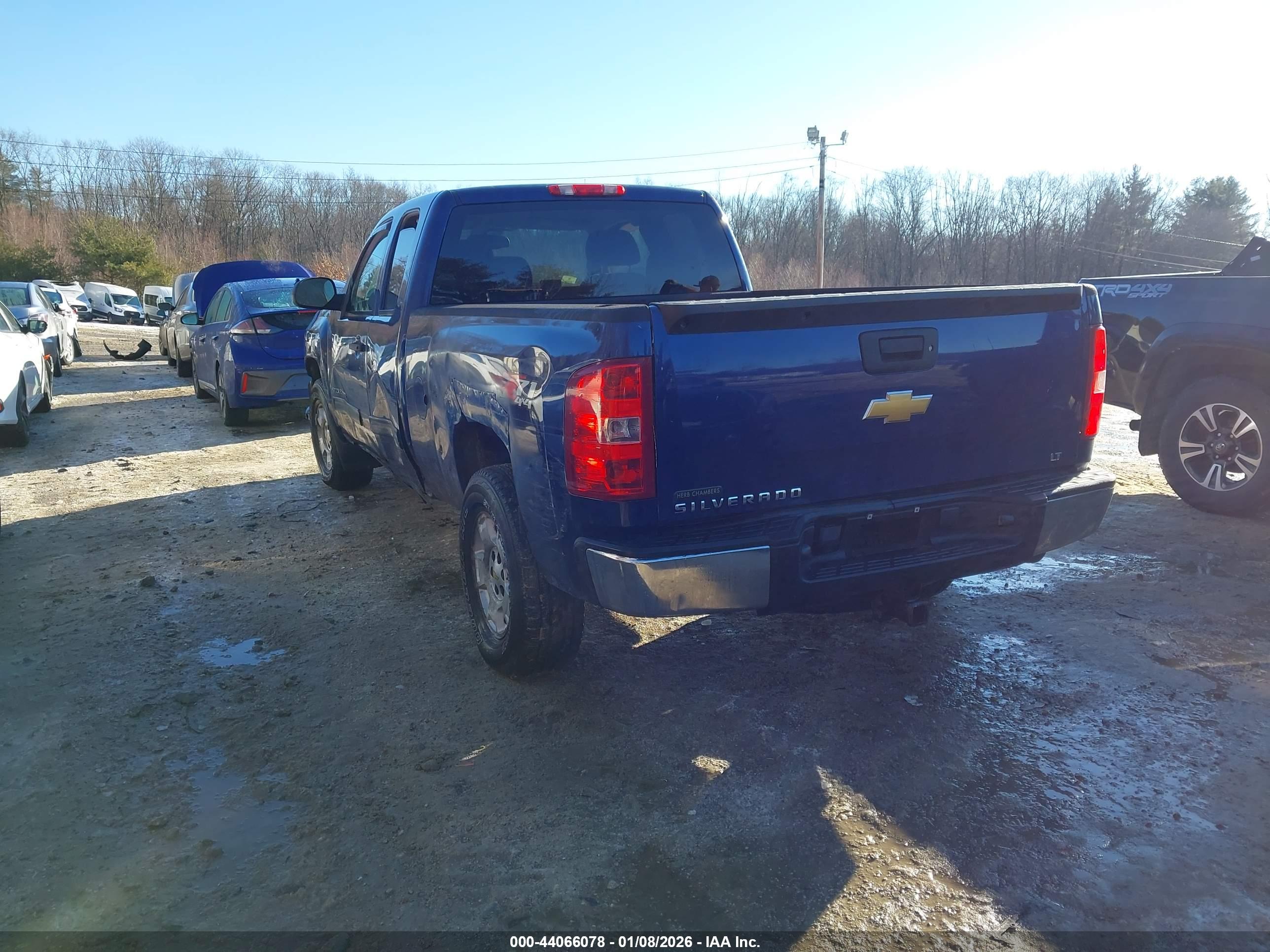 CHEVROLET SILVERADO image 3