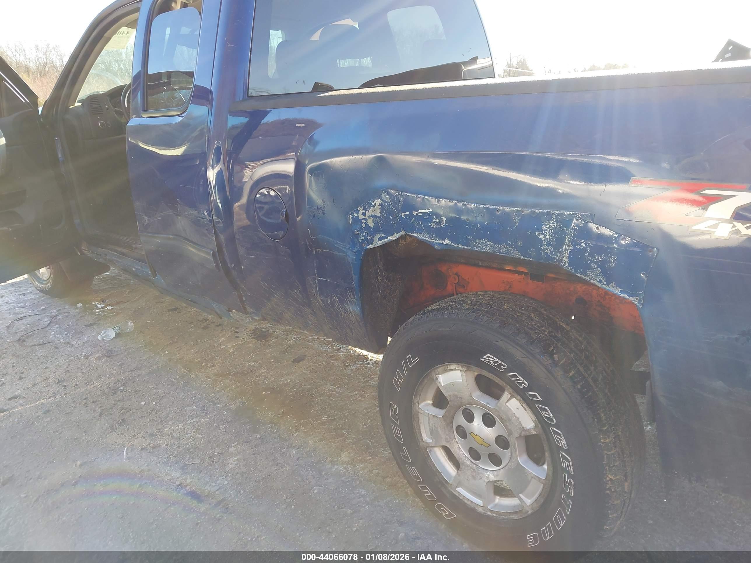 CHEVROLET SILVERADO image 6