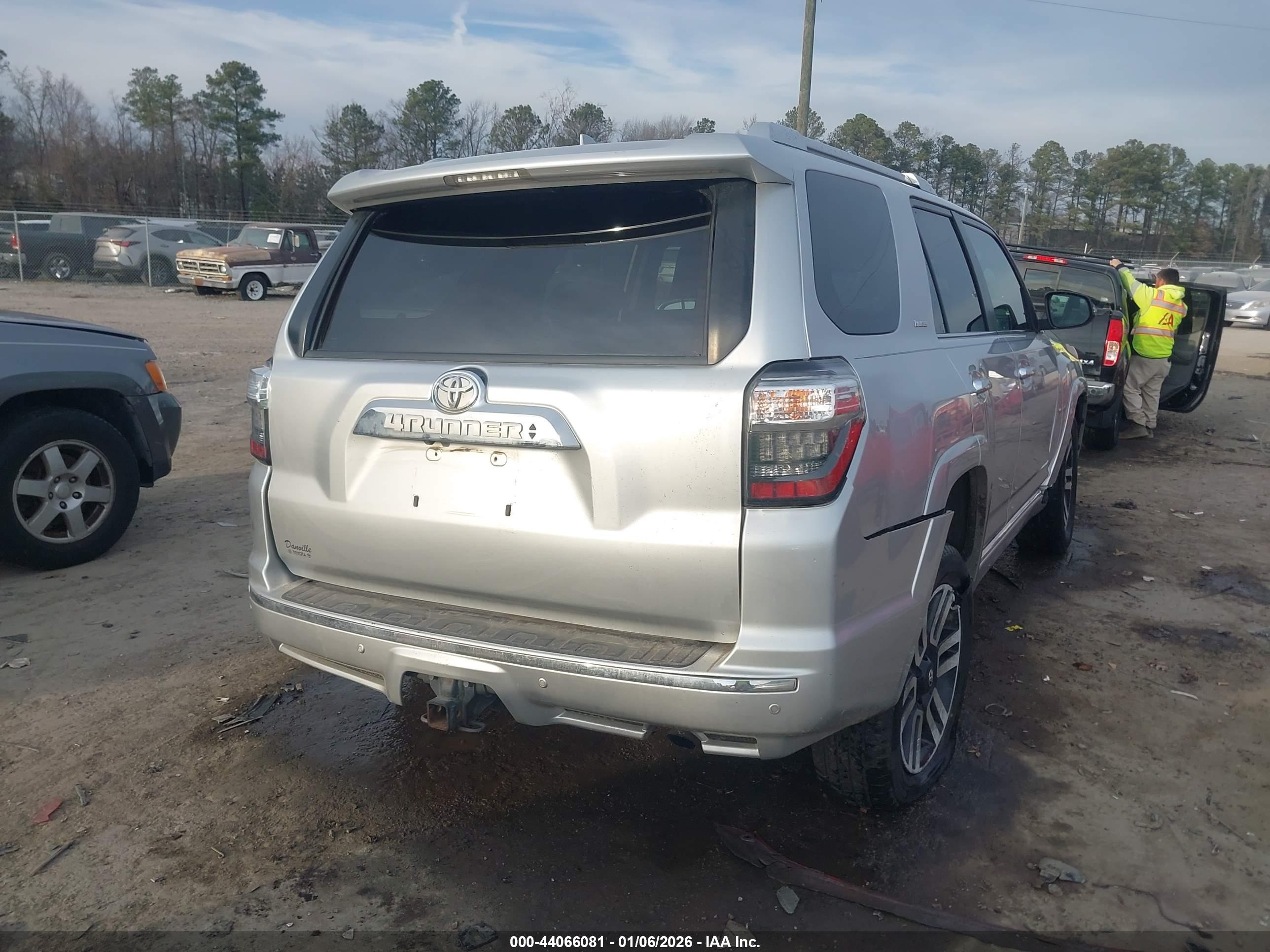 TOYOTA 4RUNNER image 4