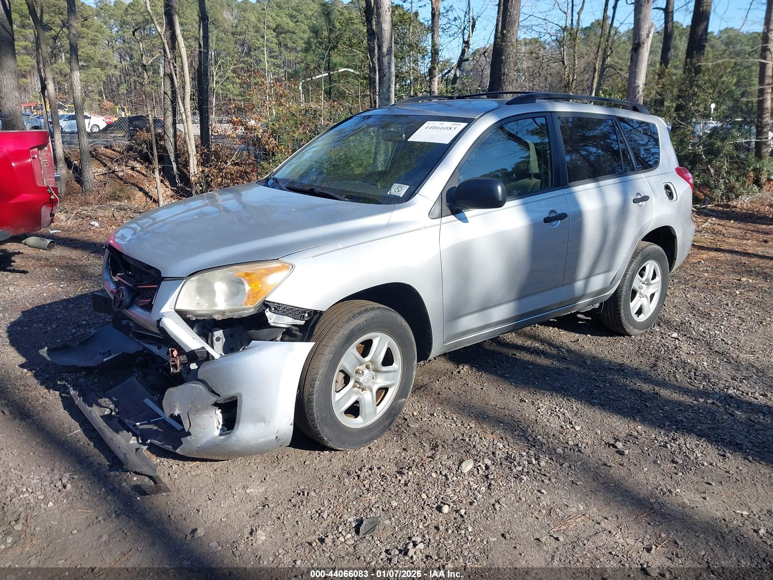 TOYOTA RAV4 image 2