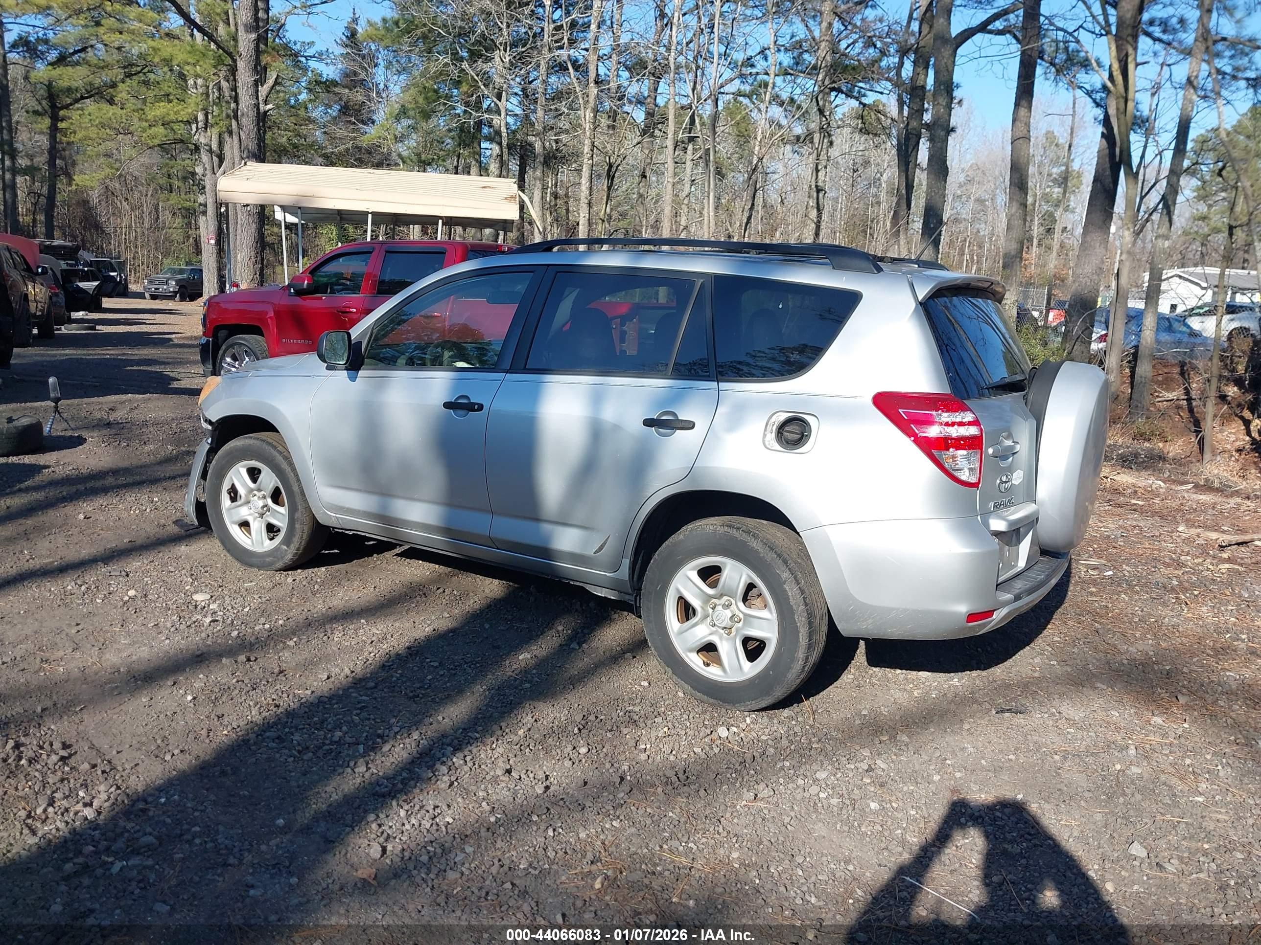 TOYOTA RAV4 image 3