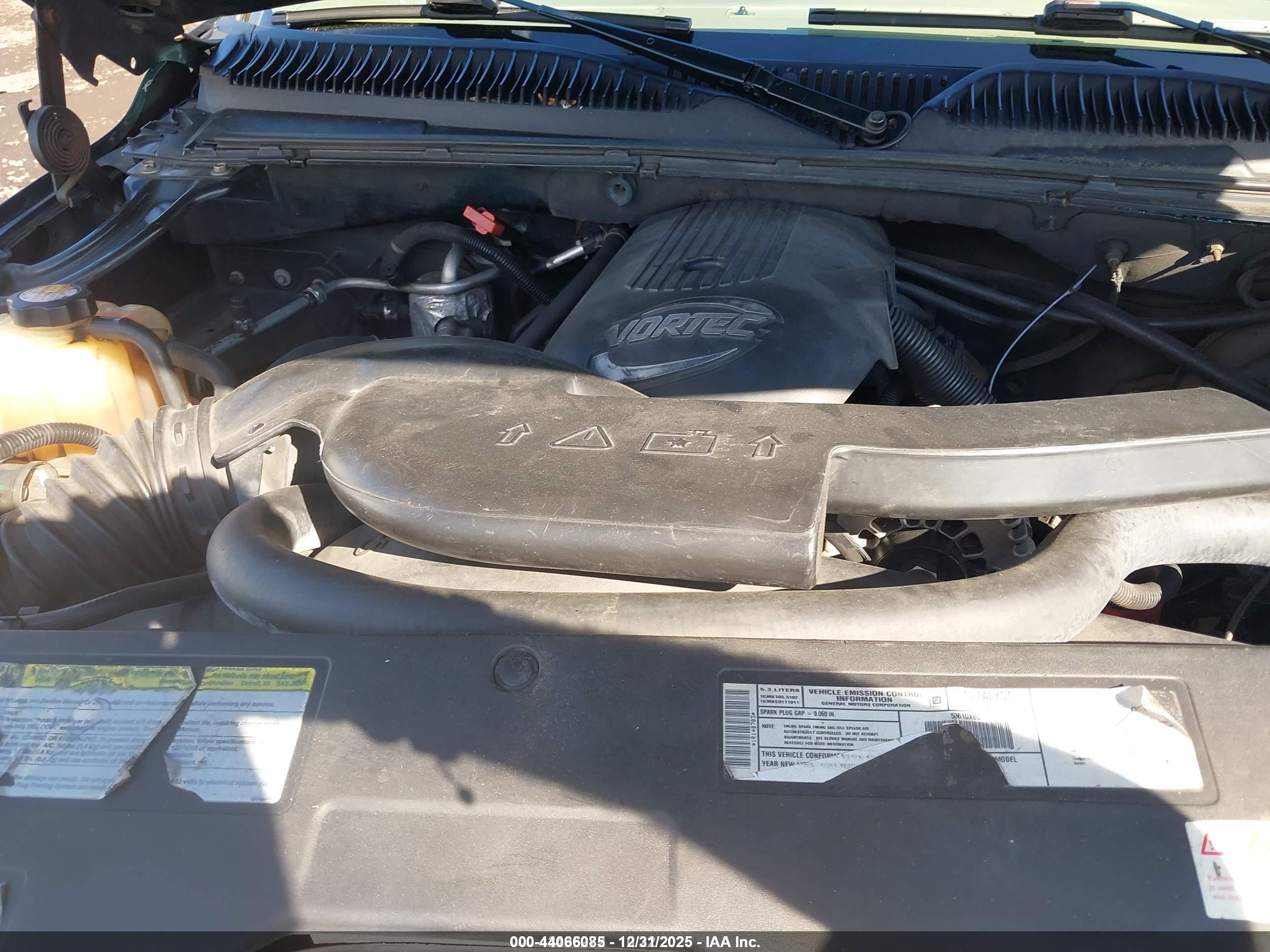 CHEVROLET TAHOE image 10