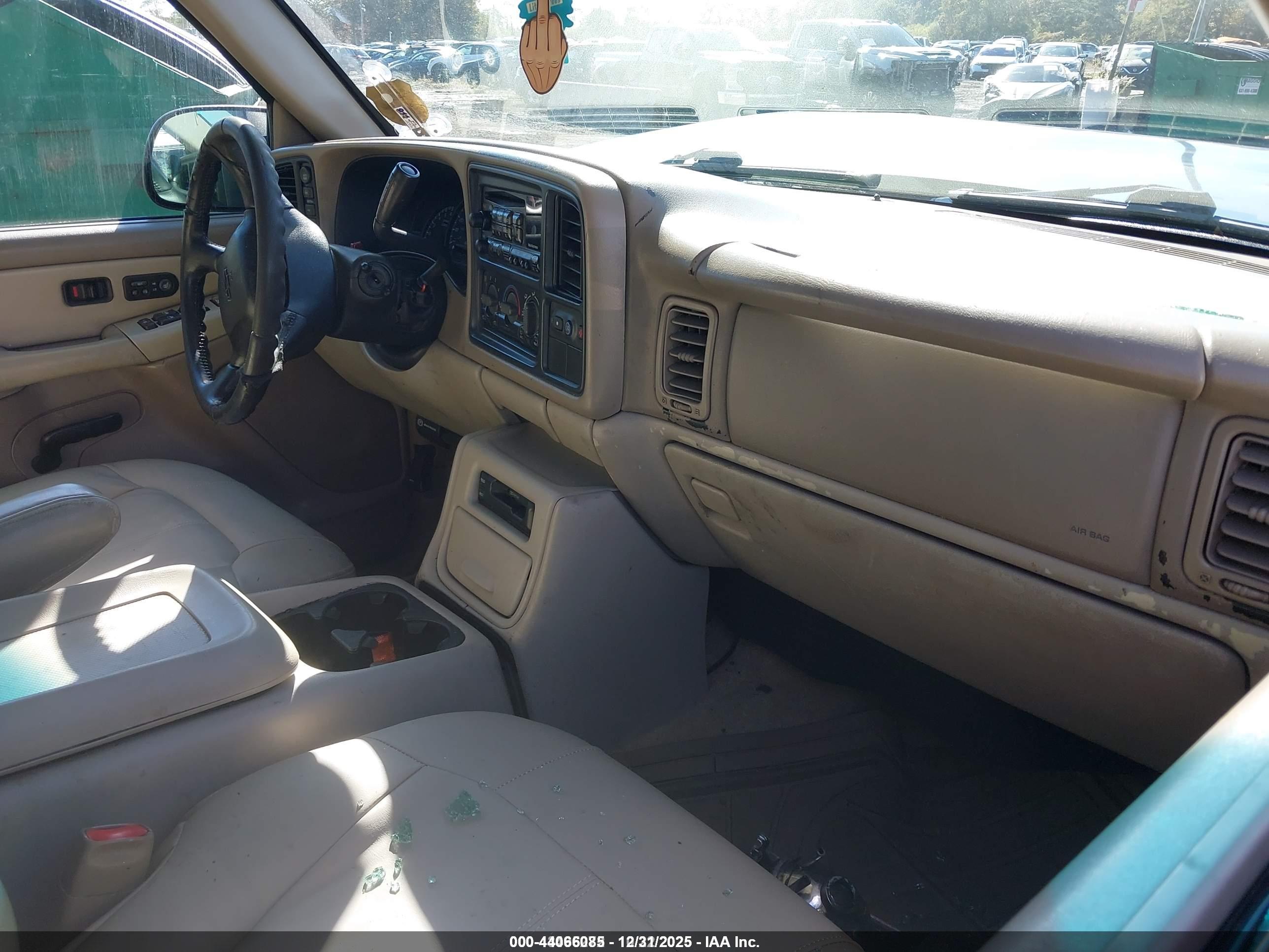 CHEVROLET TAHOE image 5
