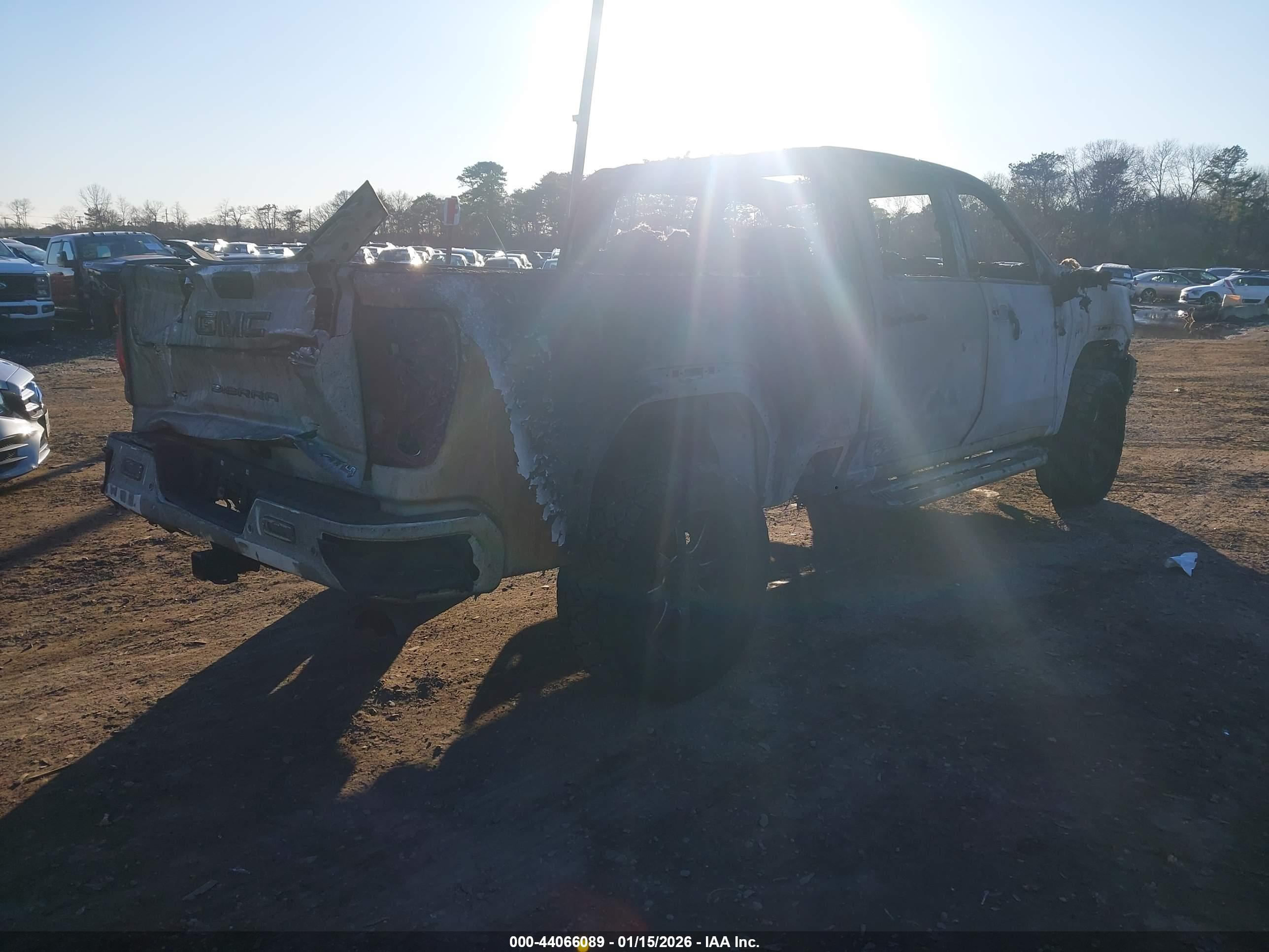 GMC SIERRA image 4
