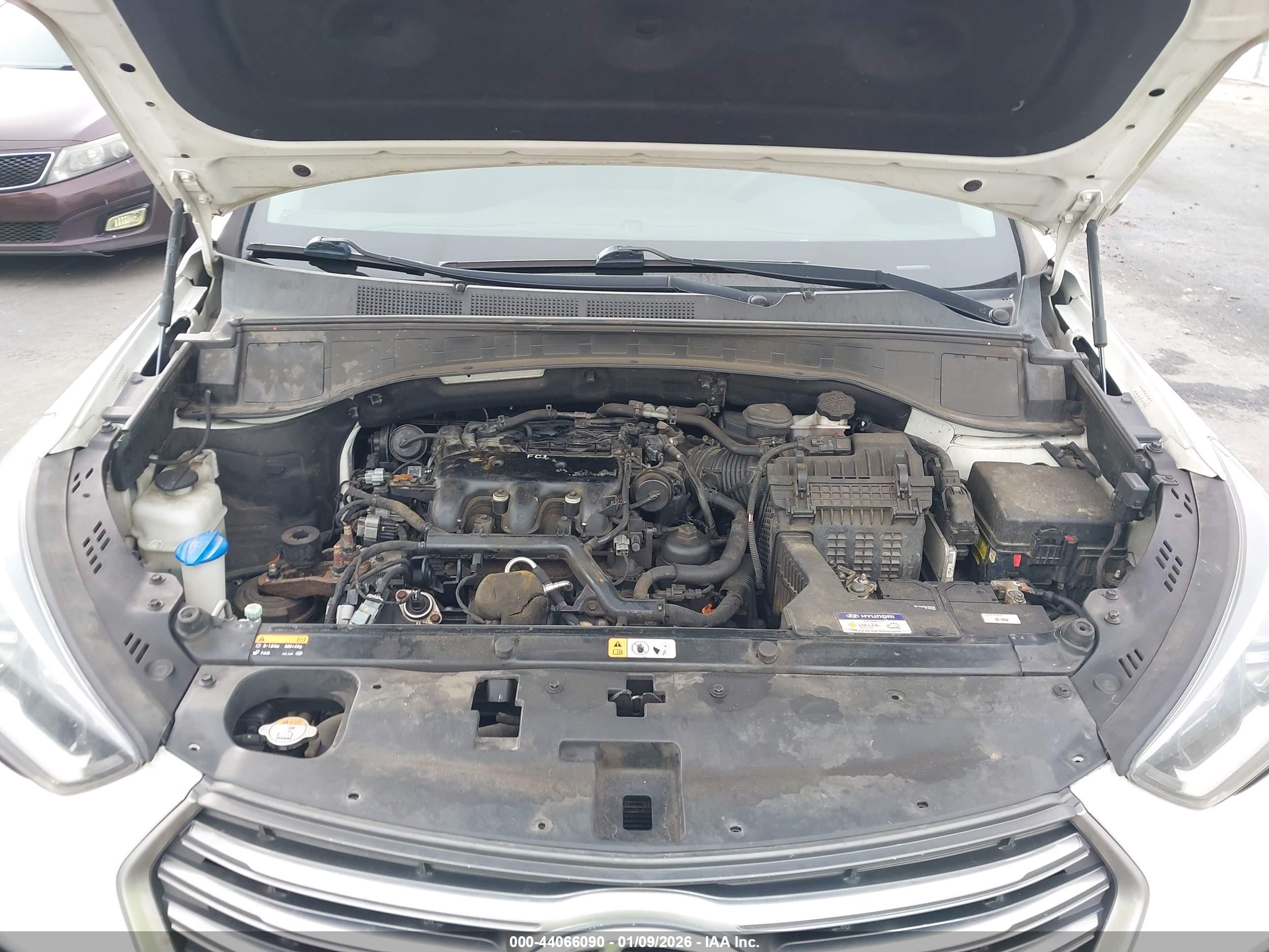 HYUNDAI SANTA image 10