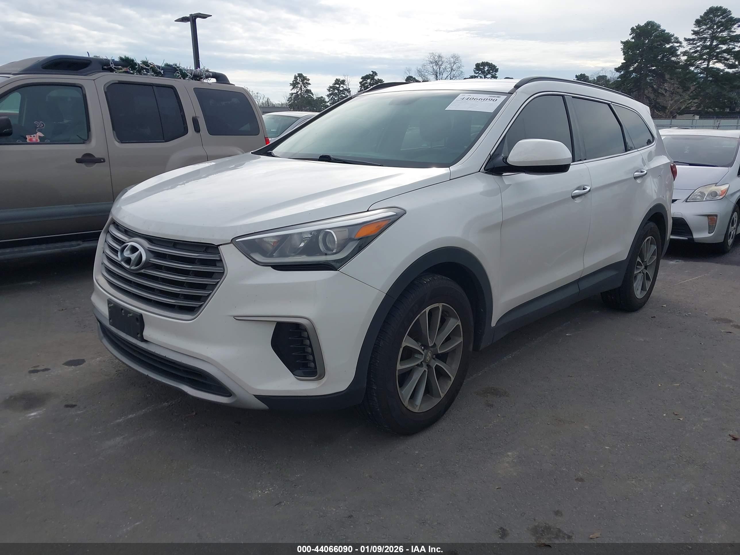 HYUNDAI SANTA image 2