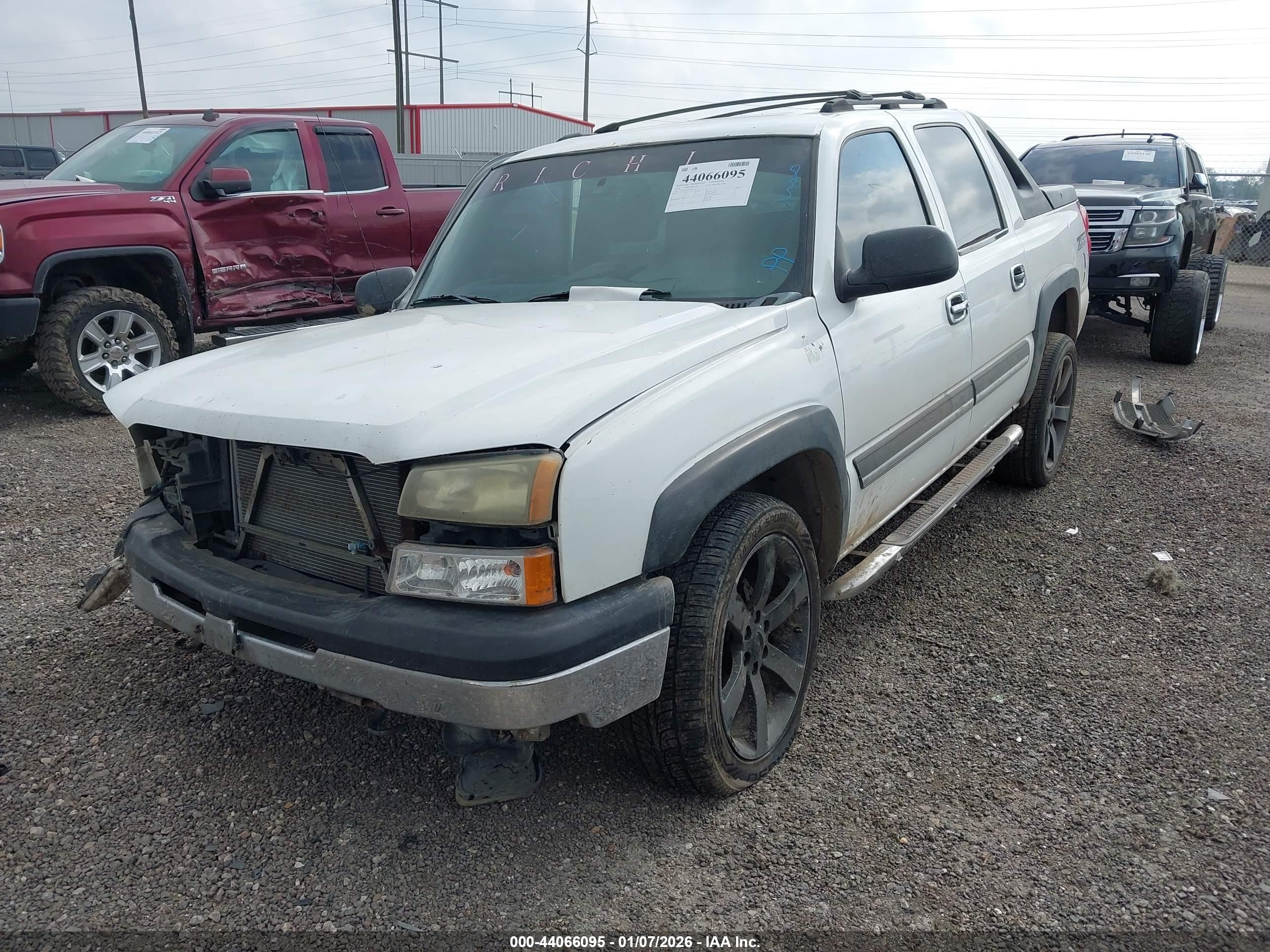CHEVROLET AVALANCHE image 2