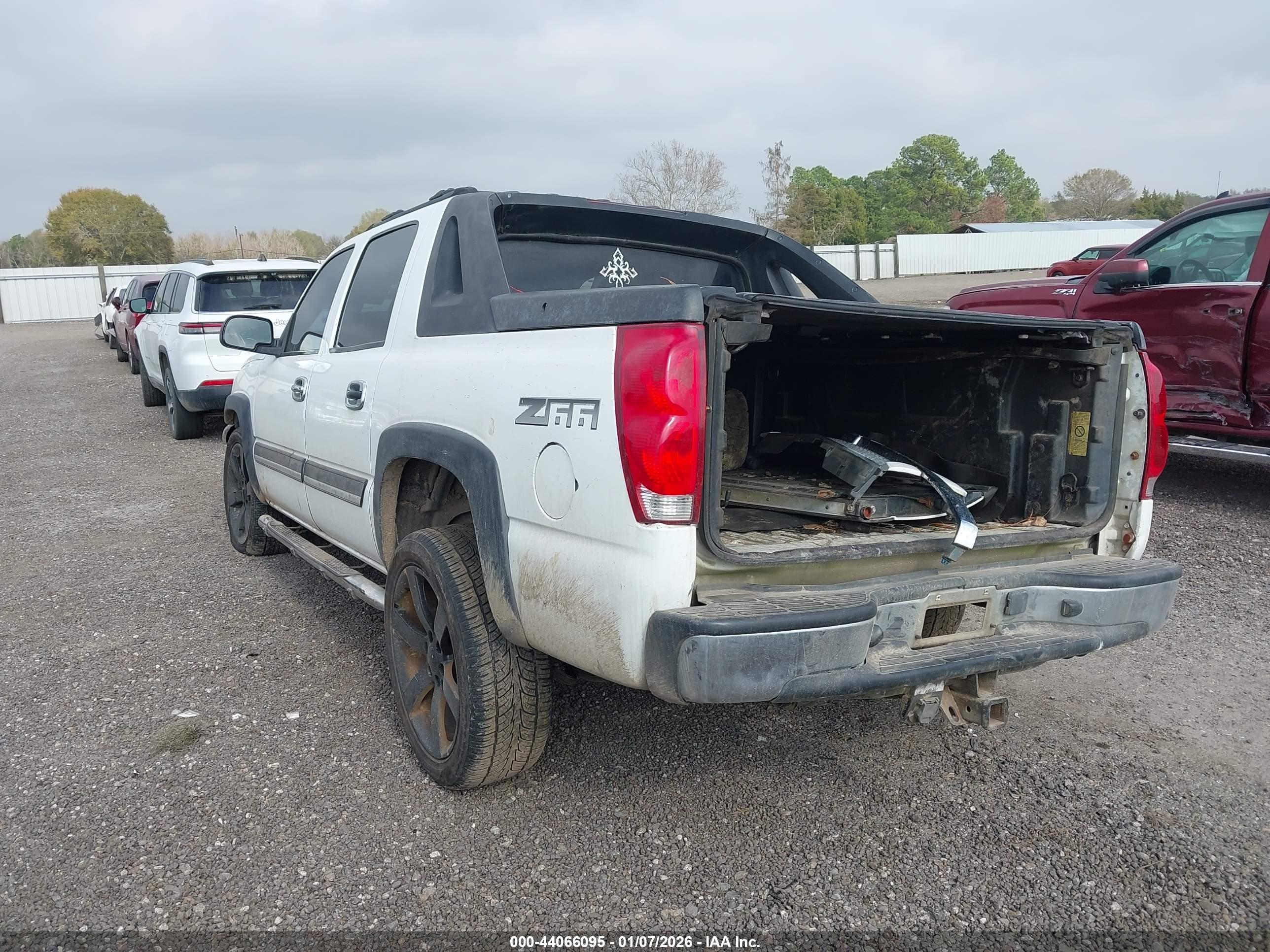 CHEVROLET AVALANCHE image 3