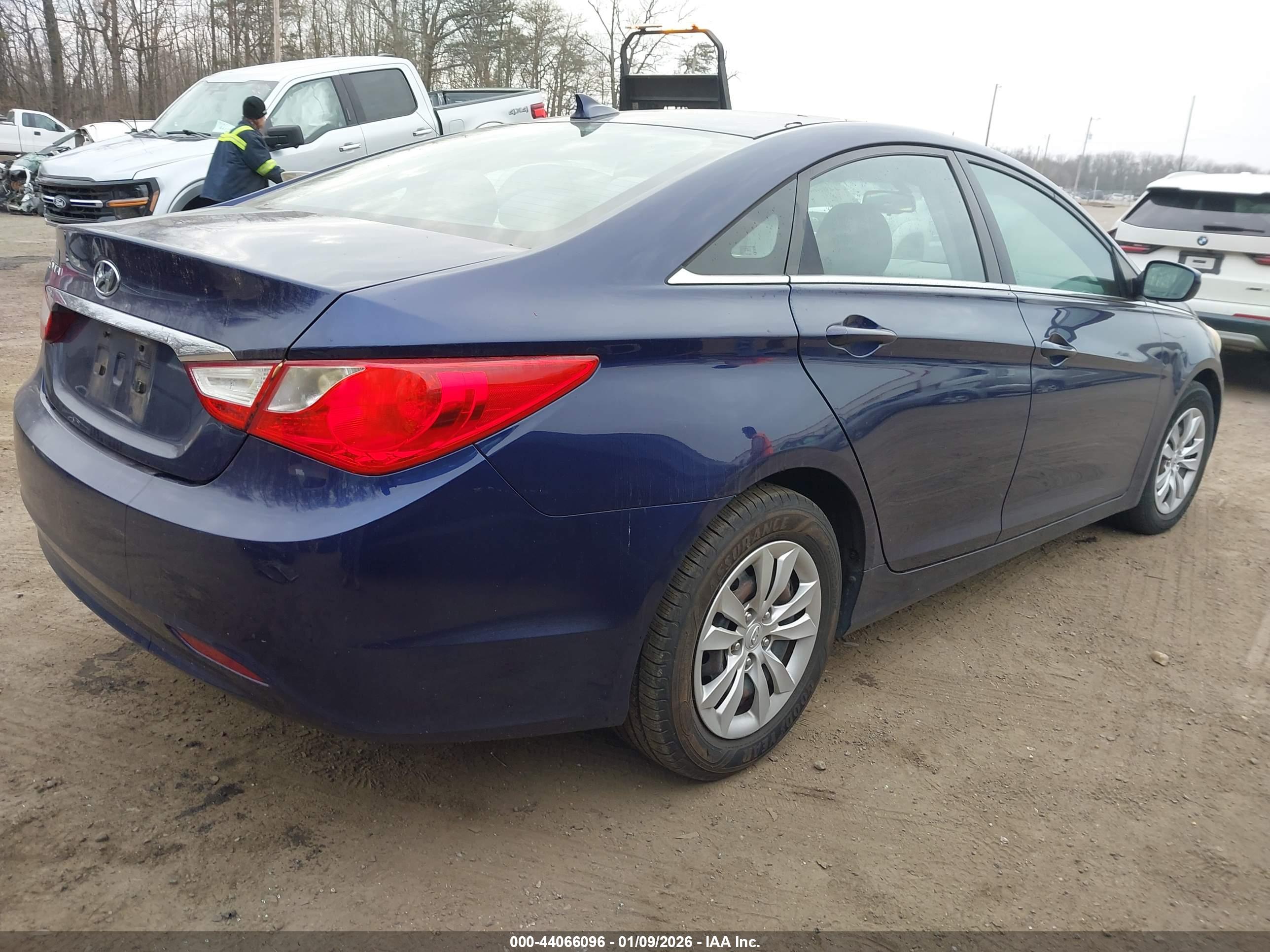 HYUNDAI SONATA image 4
