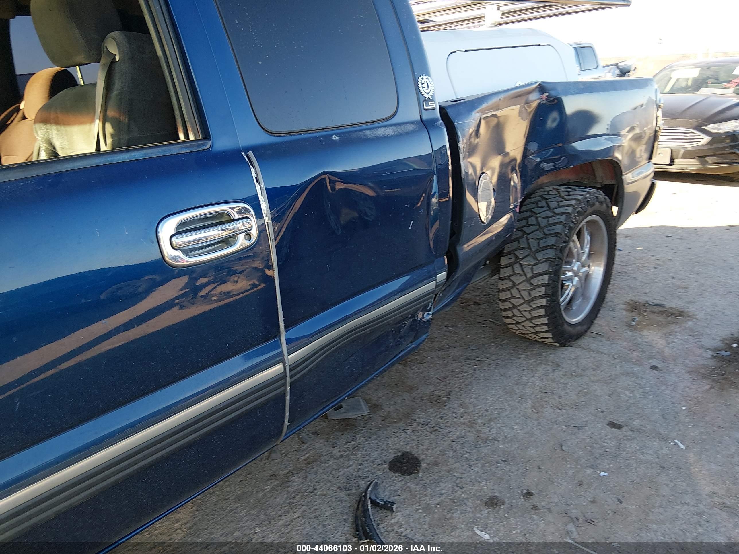 CHEVROLET SILVERADO image 6