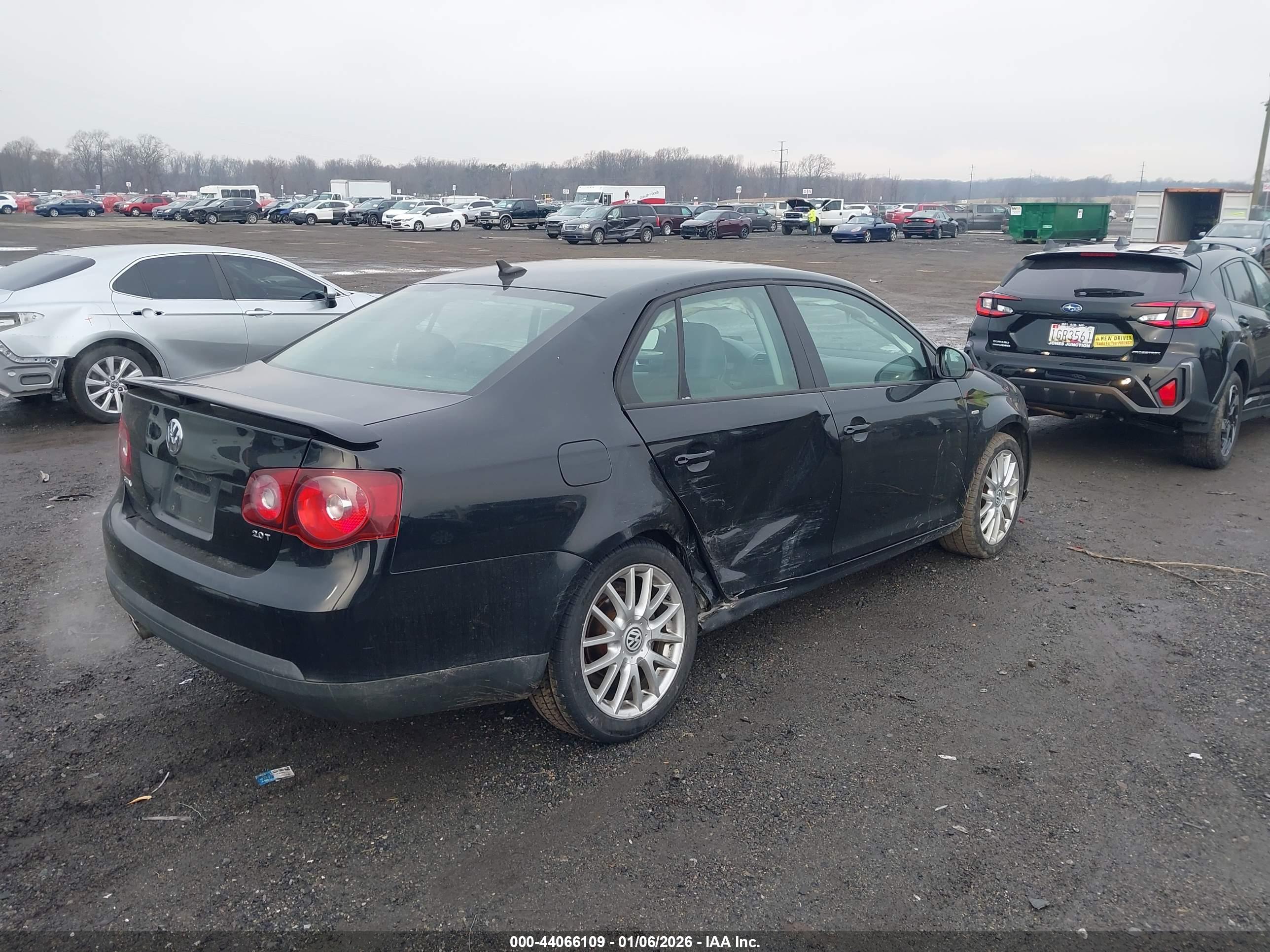 VOLKSWAGEN JETTA image 4