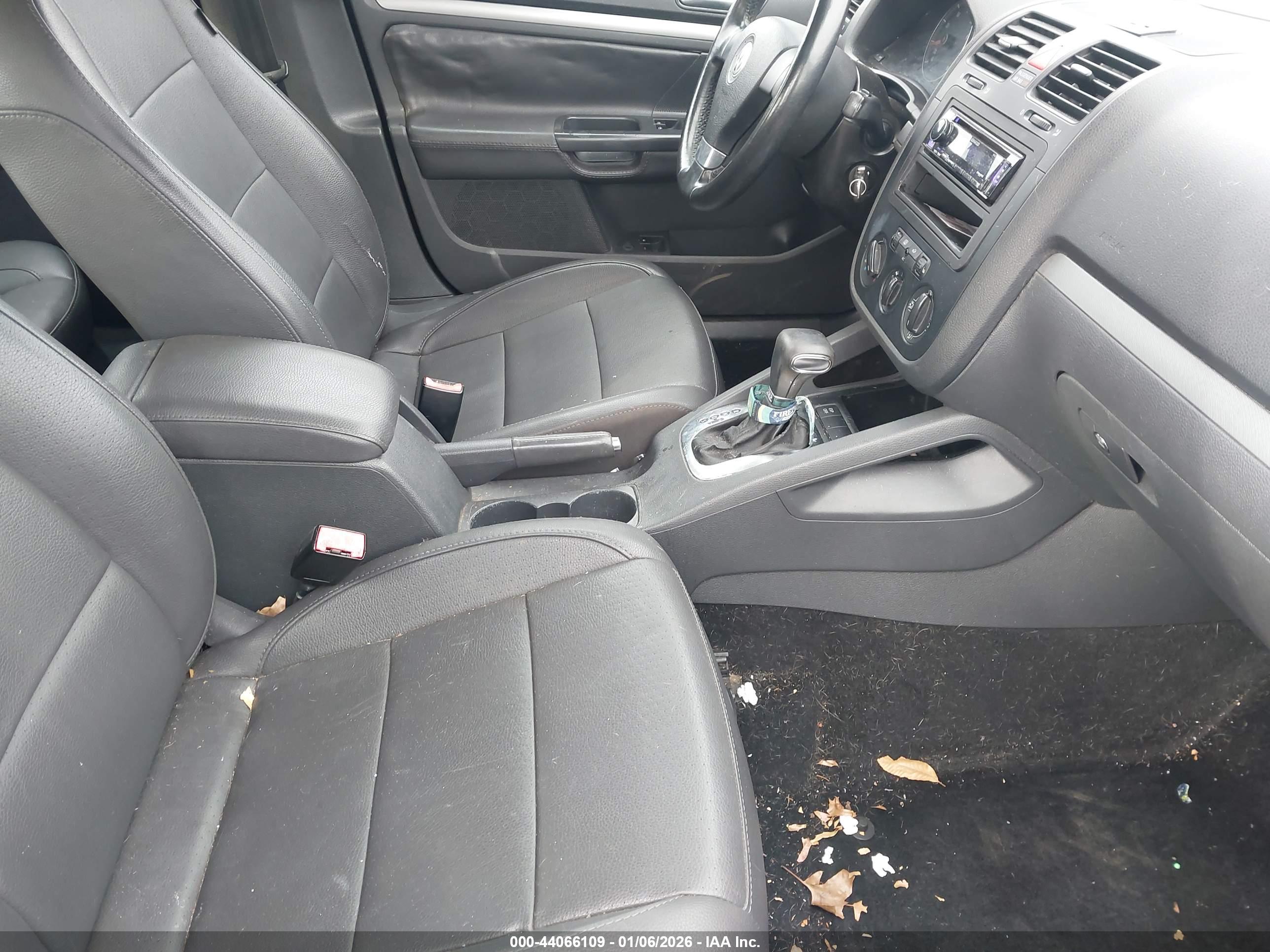 VOLKSWAGEN JETTA image 5
