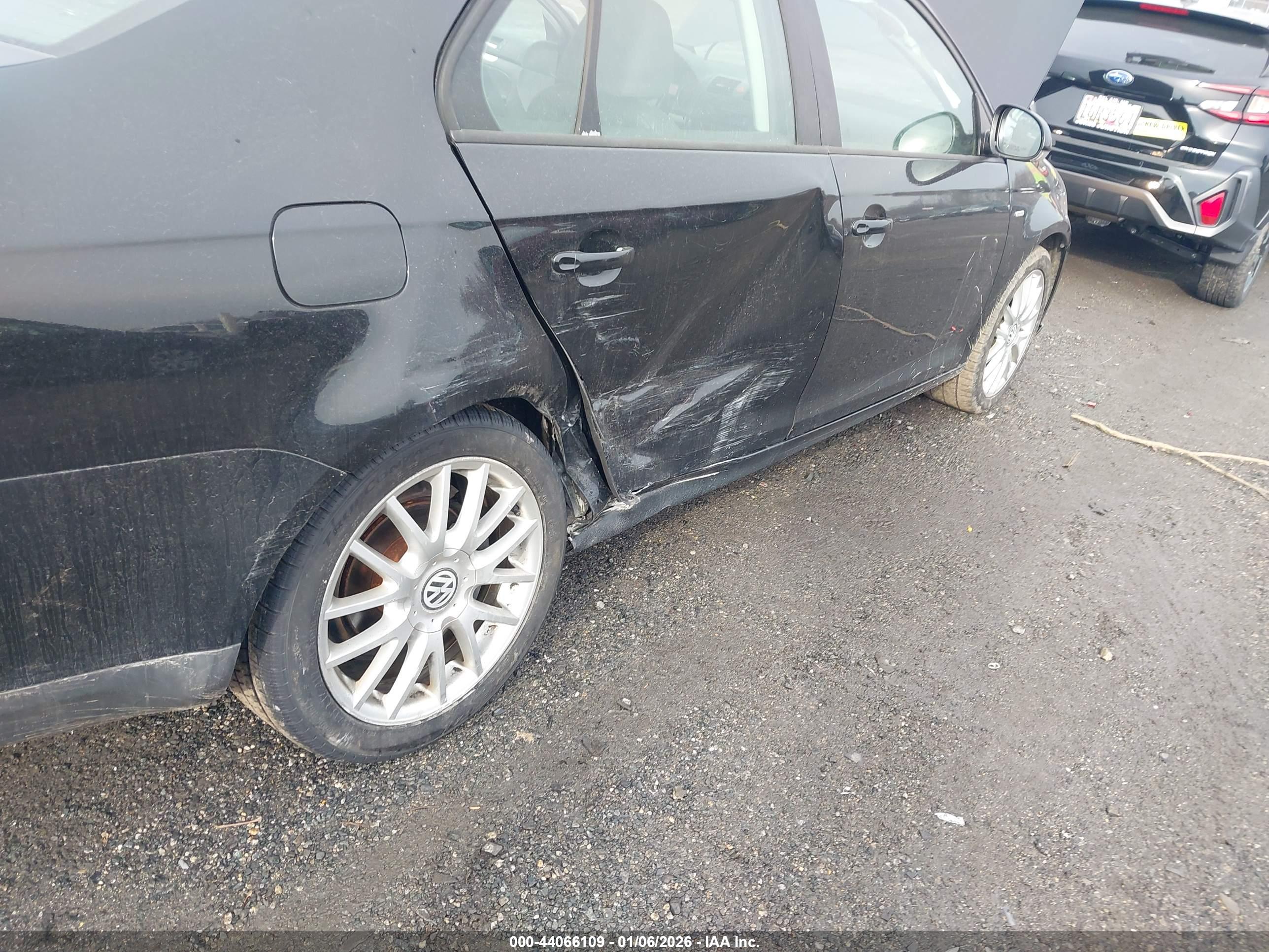 VOLKSWAGEN JETTA image 6