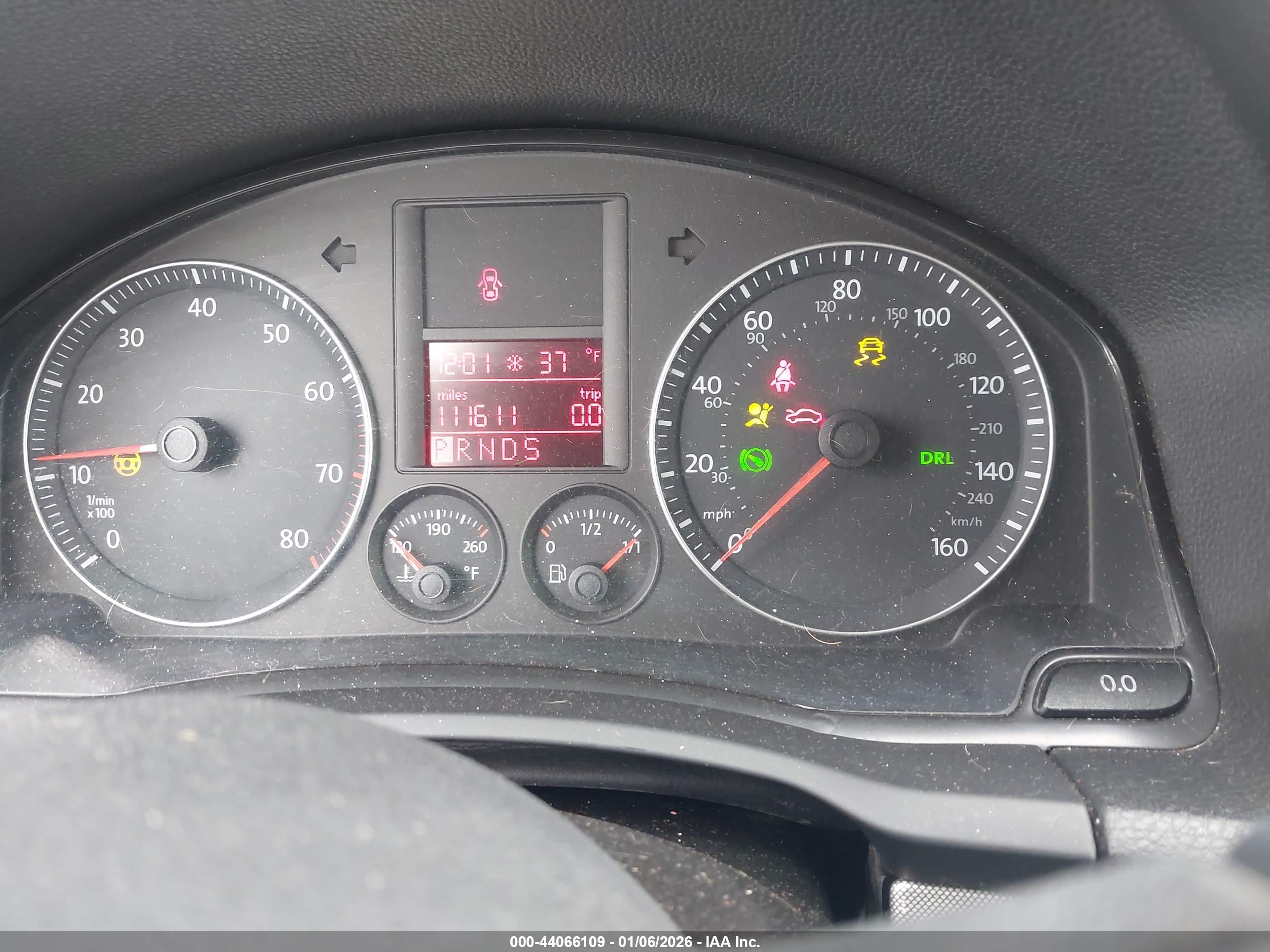 VOLKSWAGEN JETTA image 7