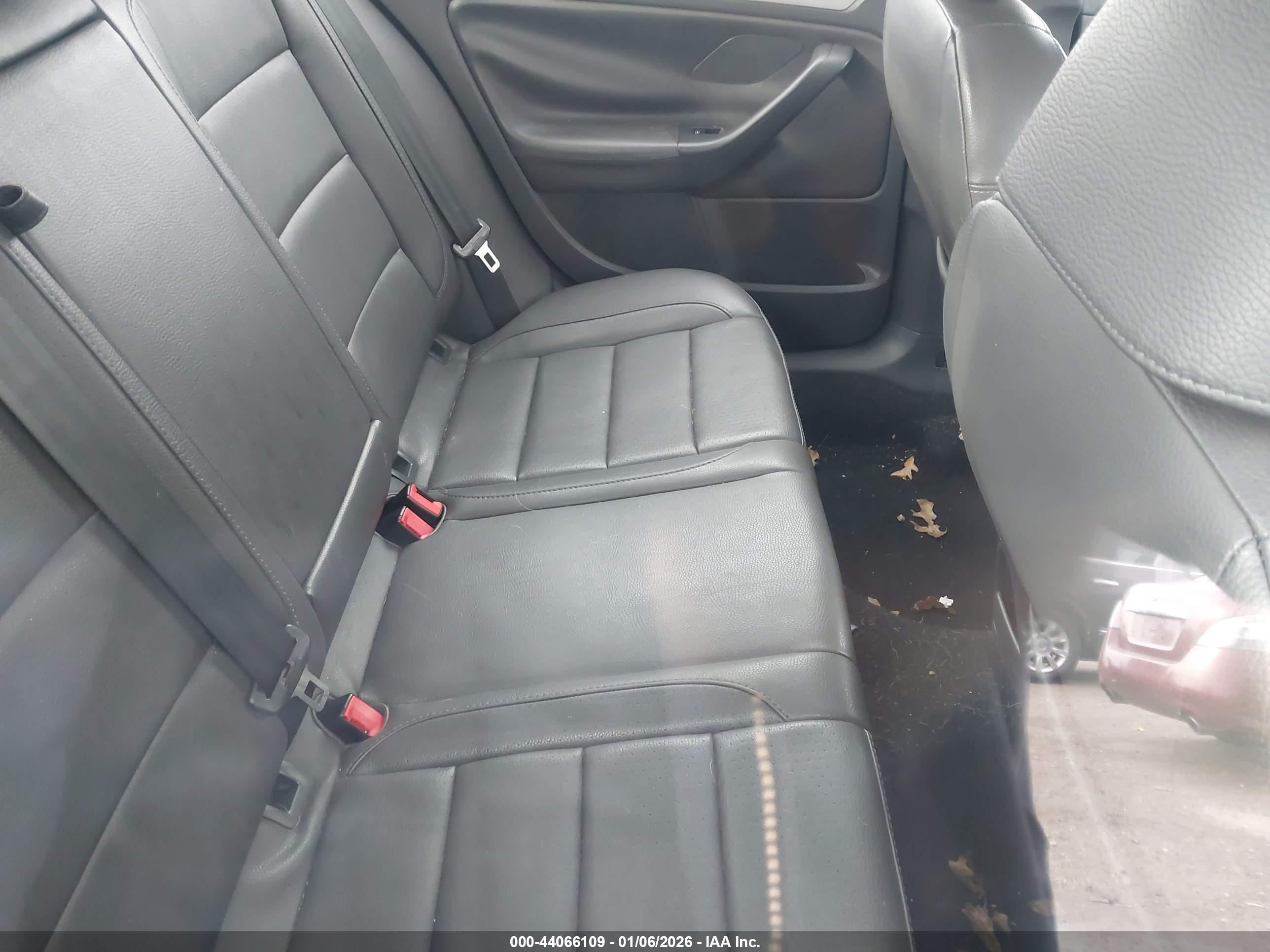 VOLKSWAGEN JETTA image 8