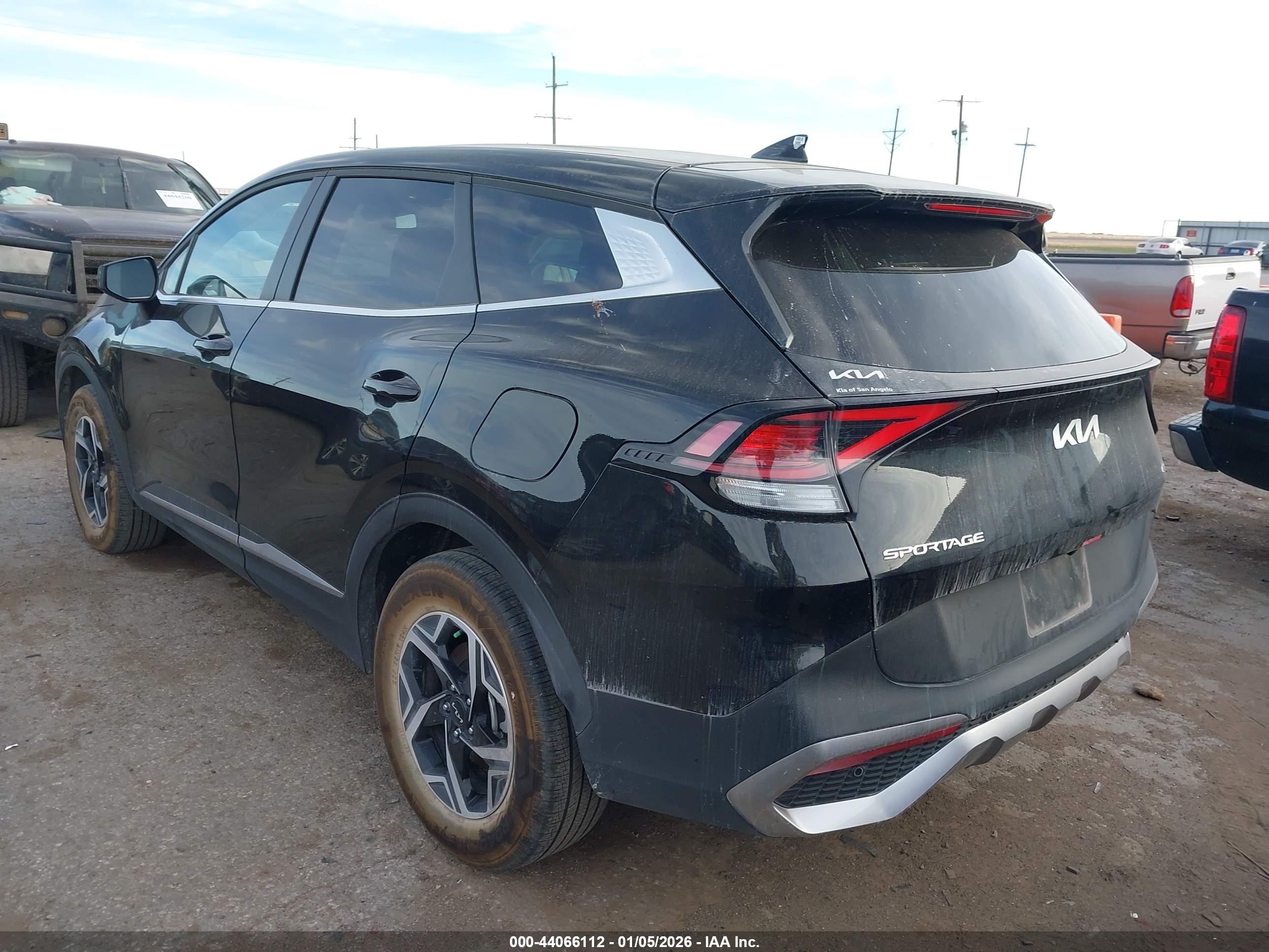 KIA SPORTAGE image 3
