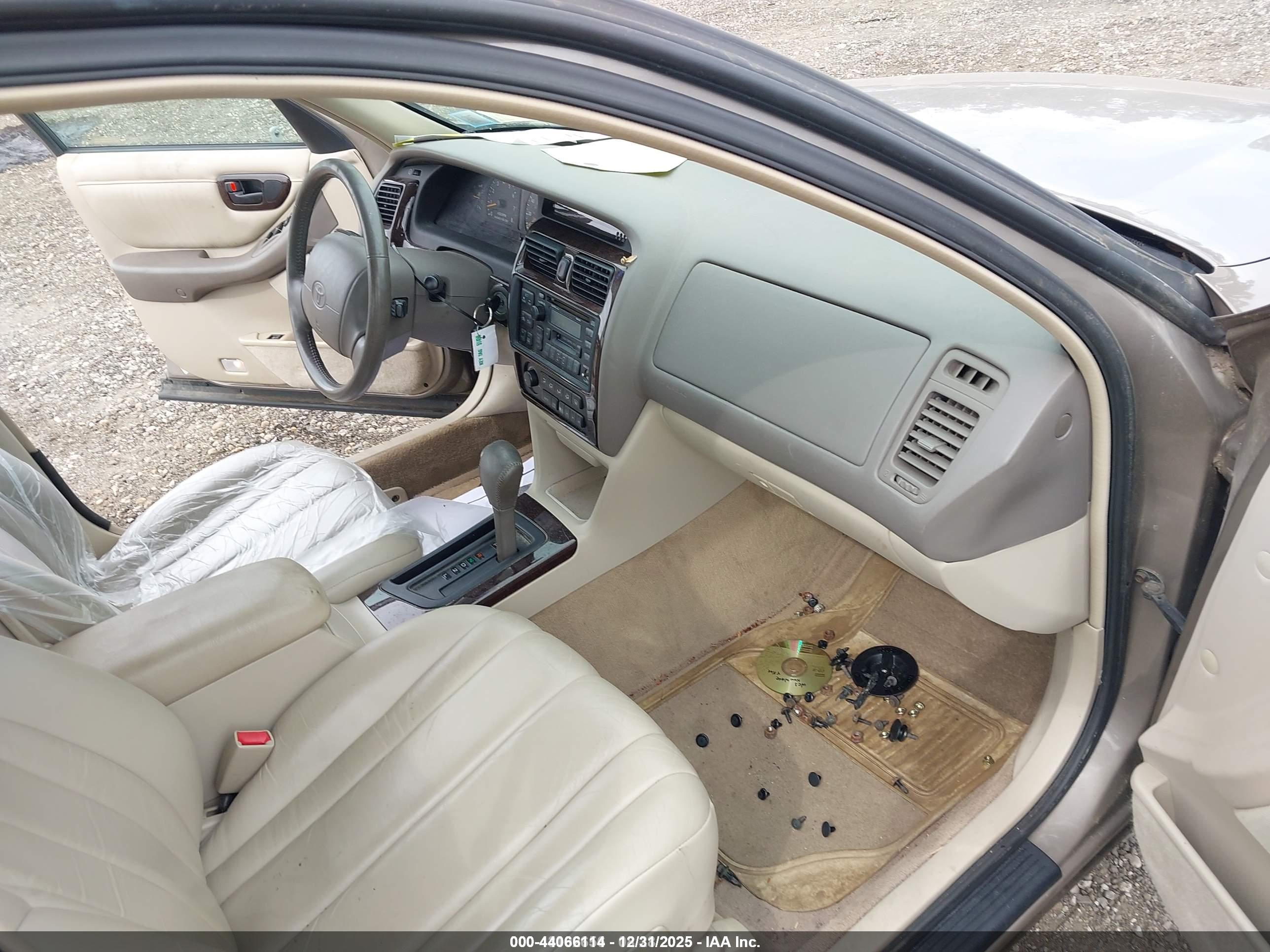 TOYOTA AVALON image 5