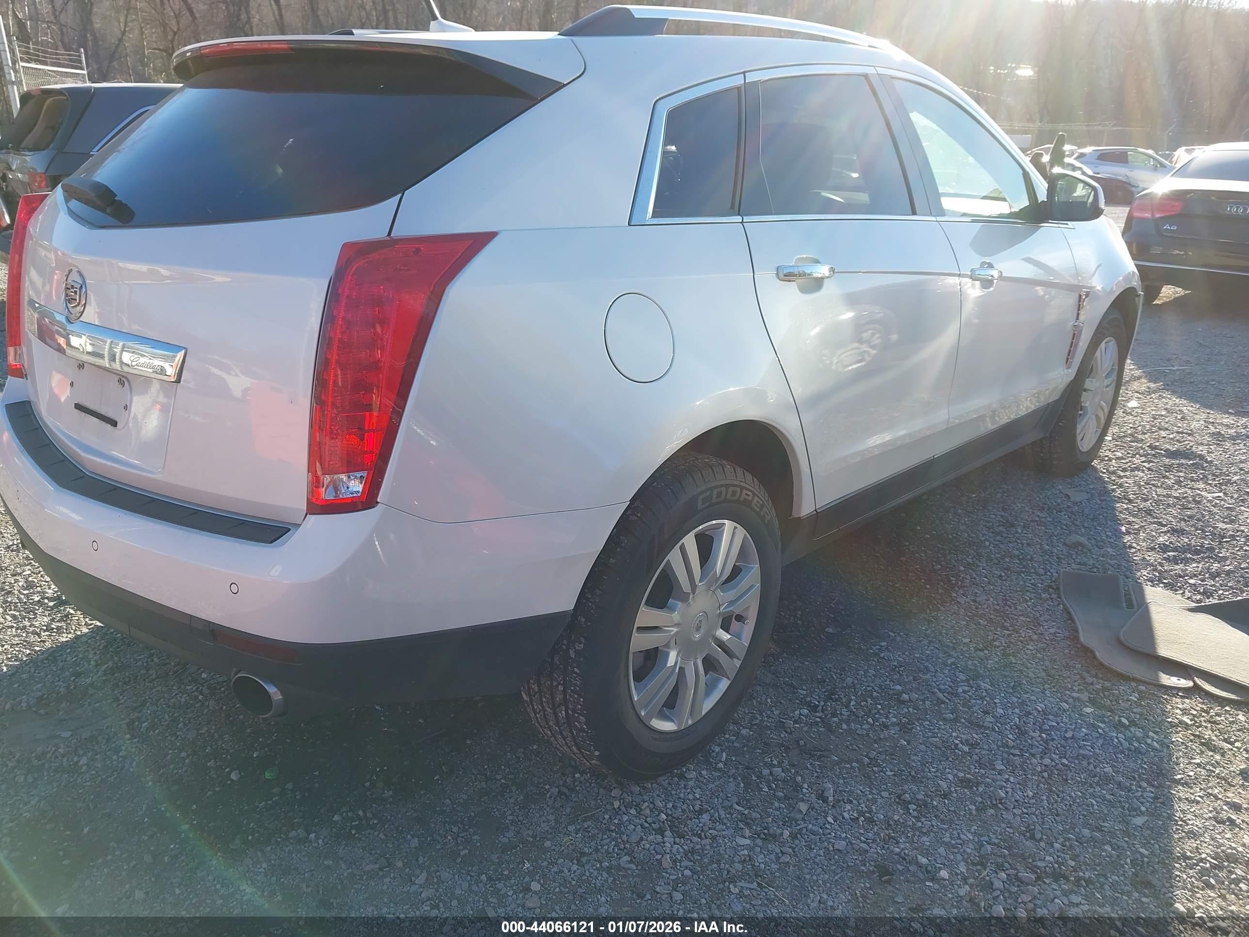 CADILLAC SRX image 4