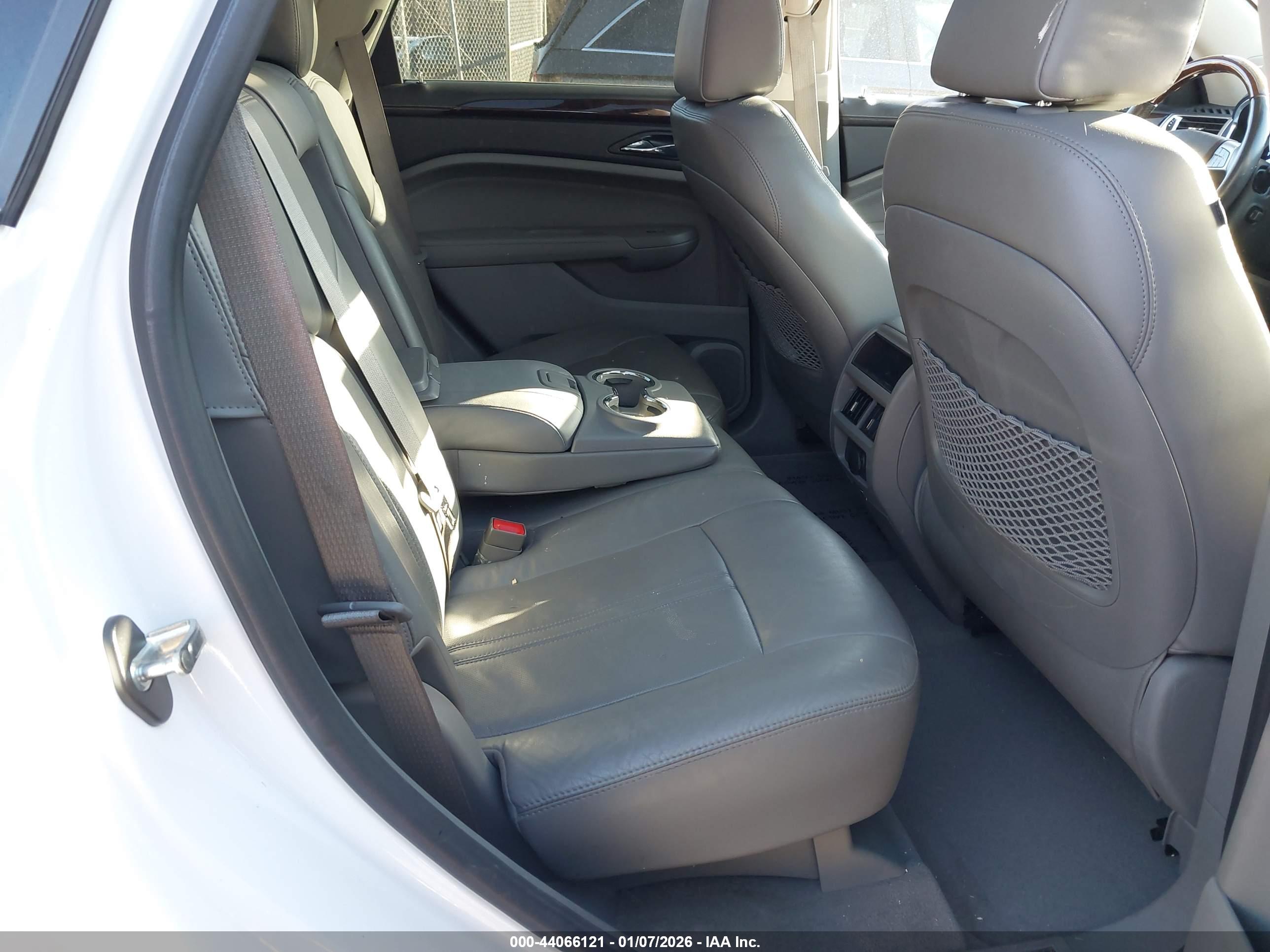 CADILLAC SRX image 8
