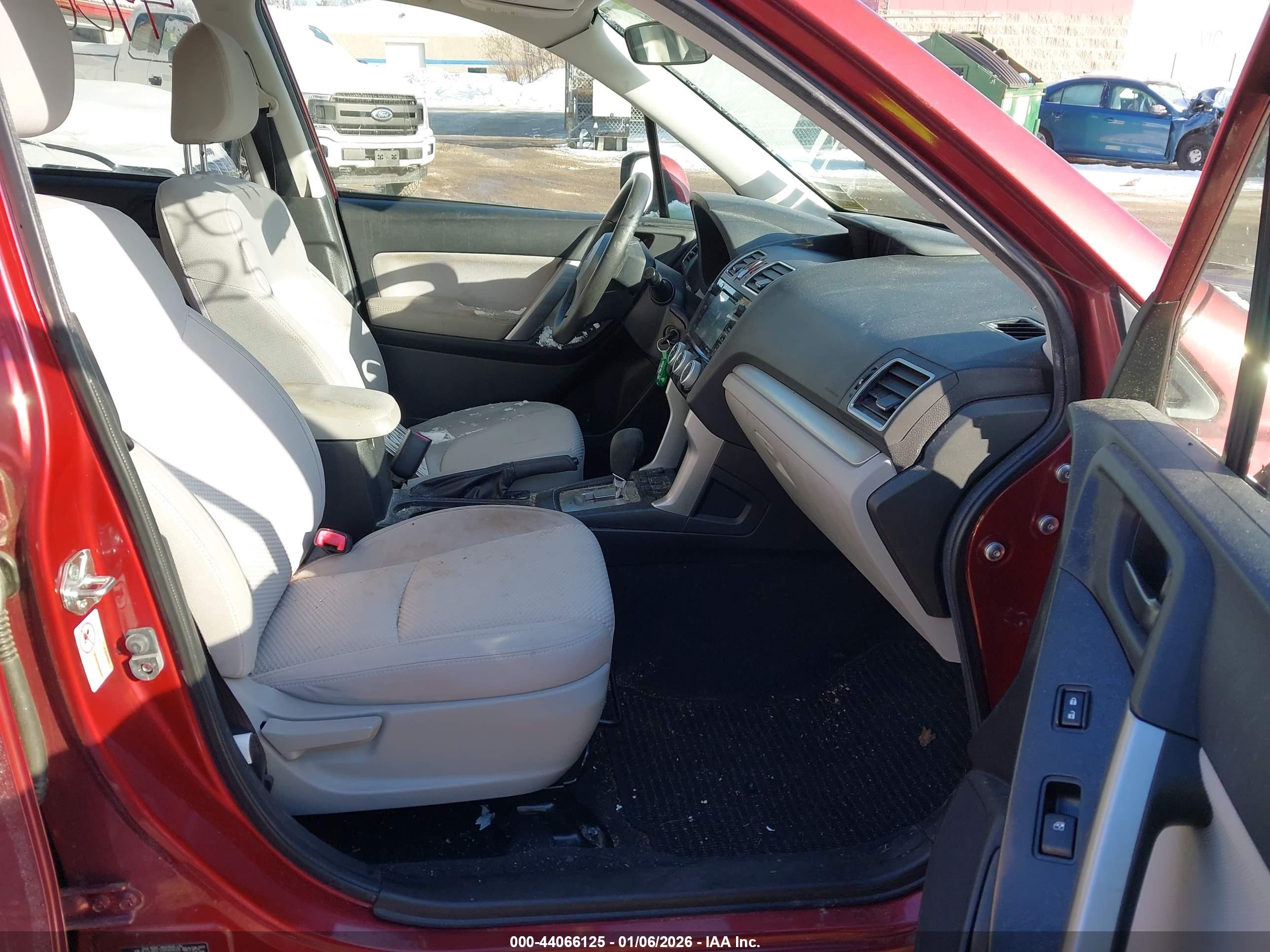 SUBARU FORESTER image 5