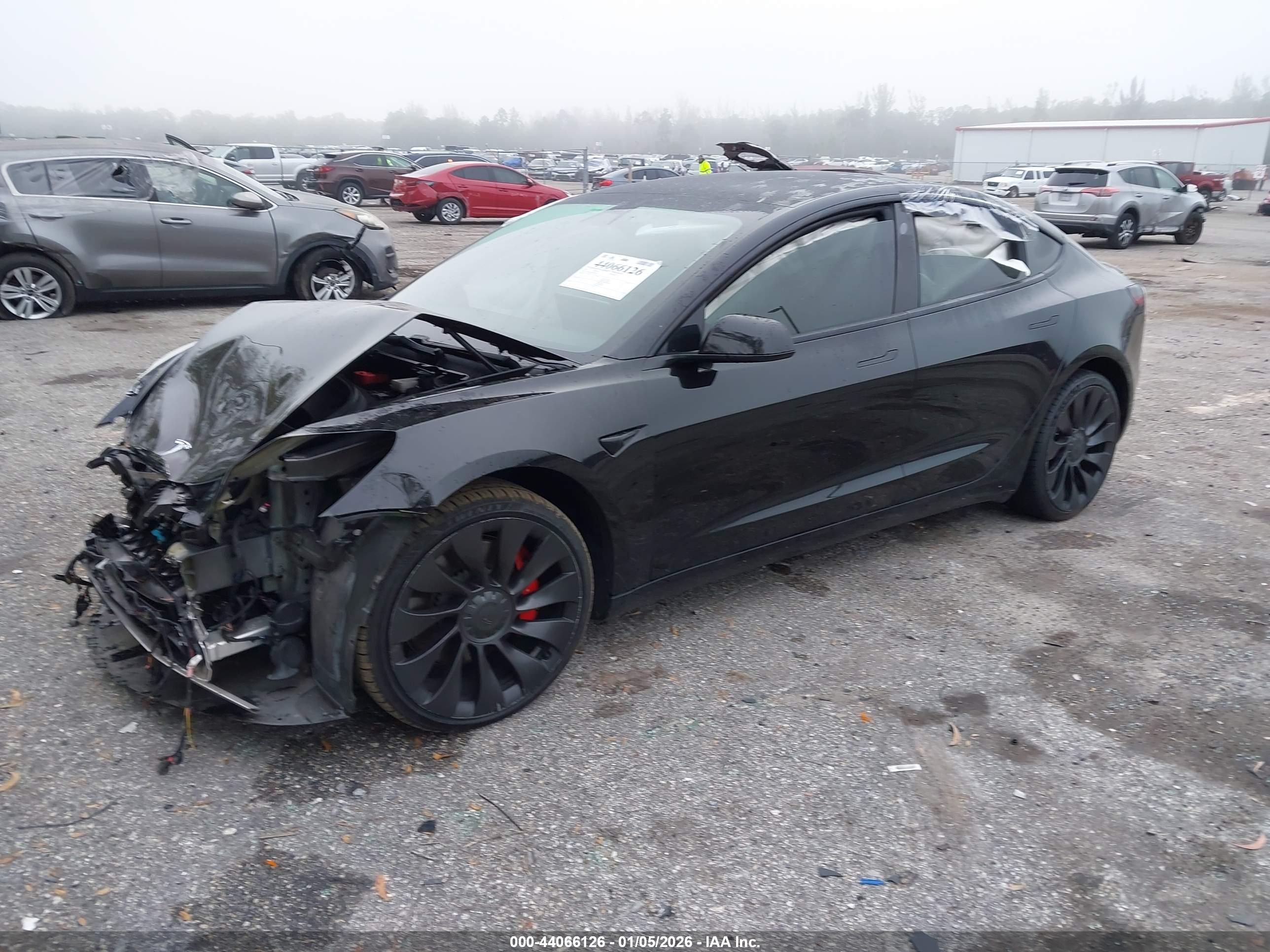 TESLA MODEL image 2