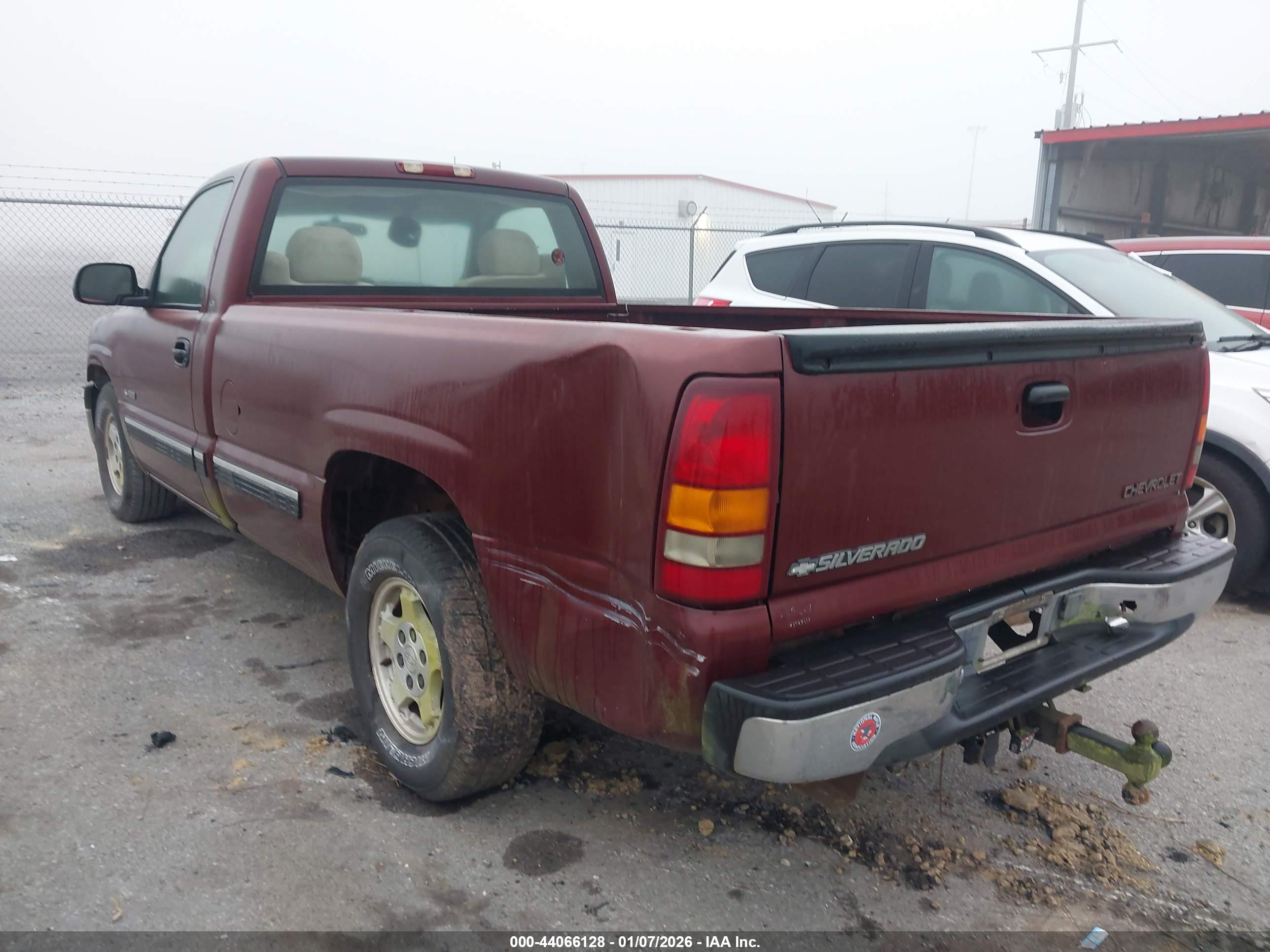 CHEVROLET SILVERADO image 3