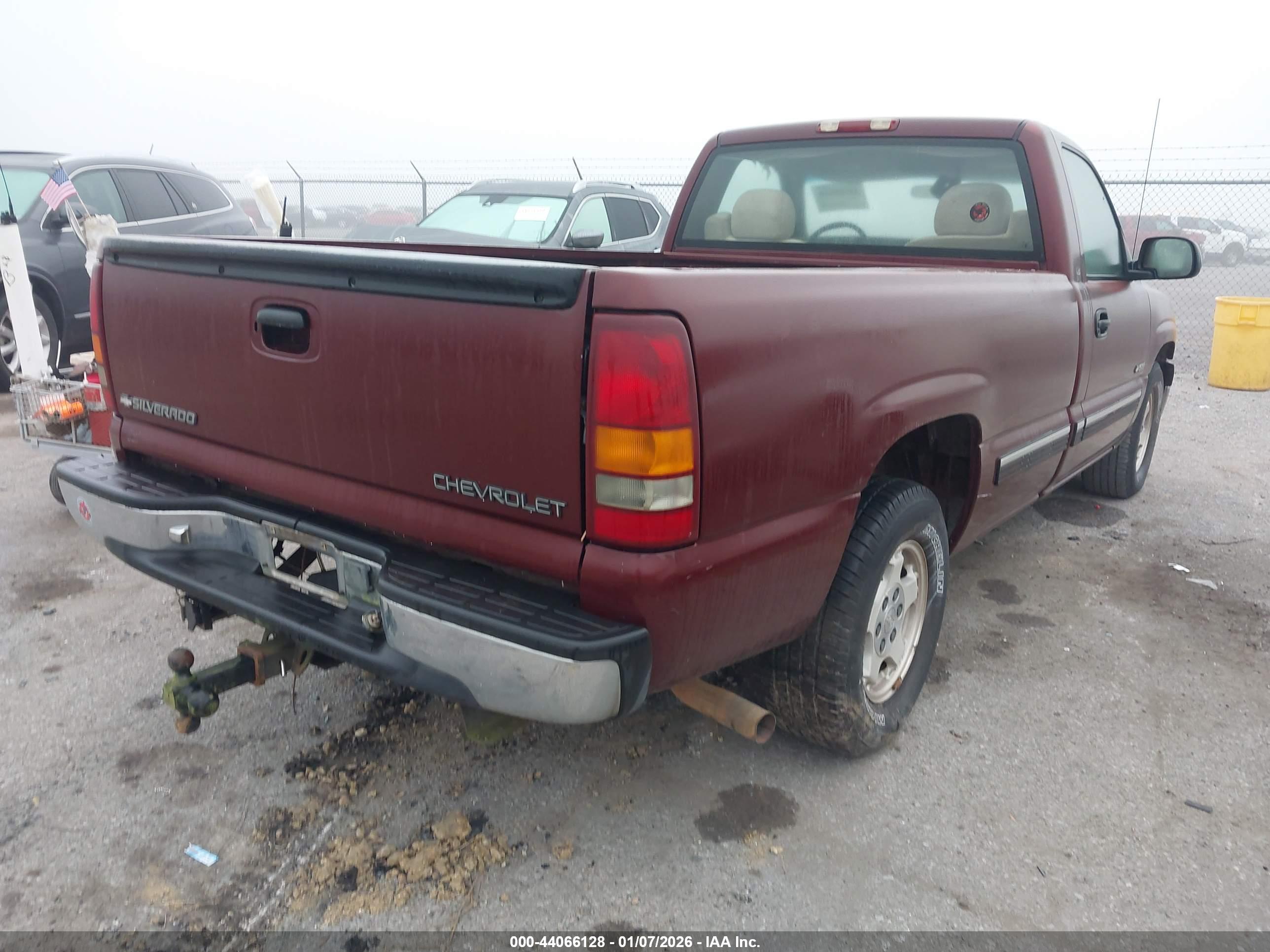 CHEVROLET SILVERADO image 4