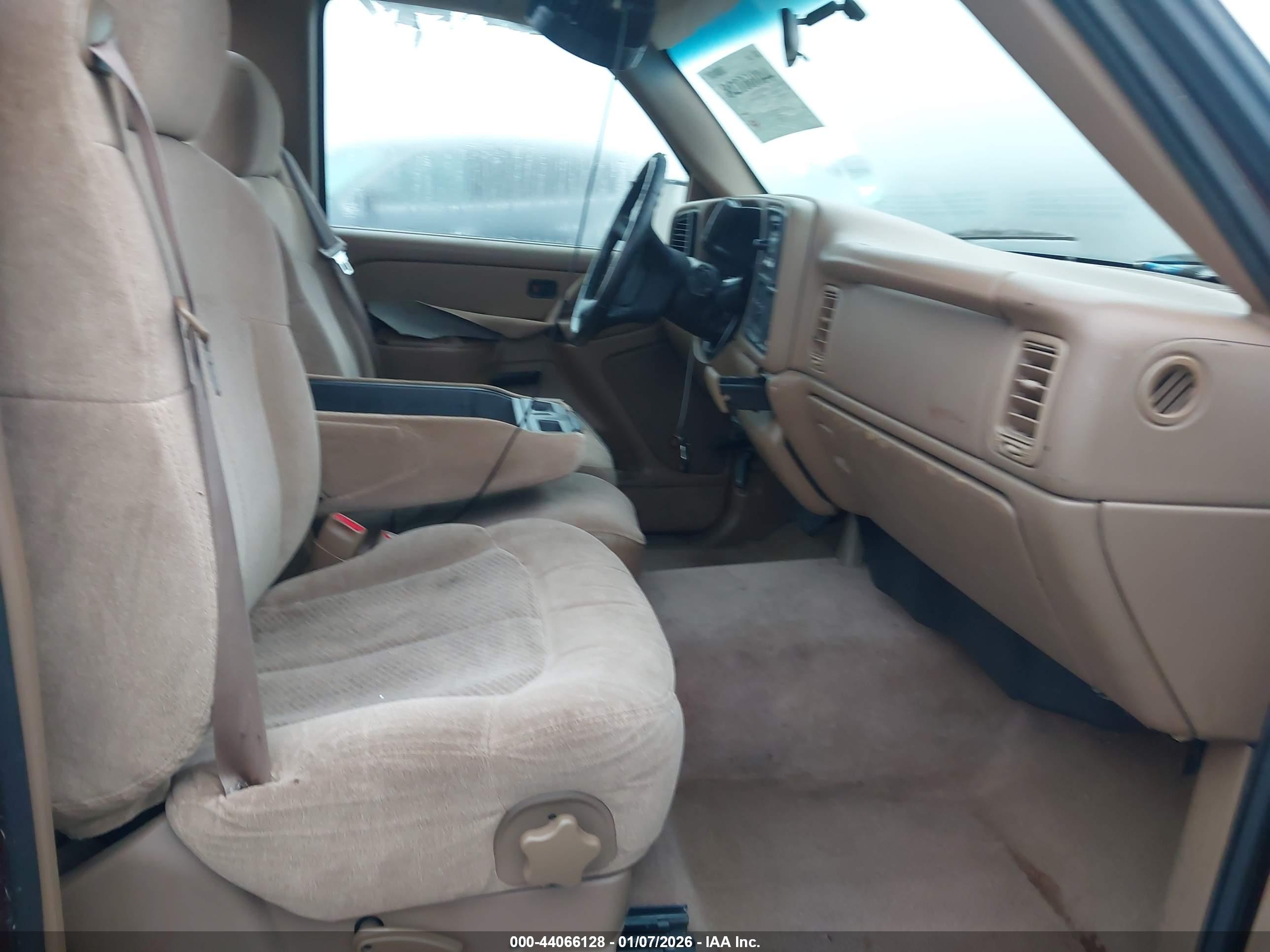 CHEVROLET SILVERADO image 5